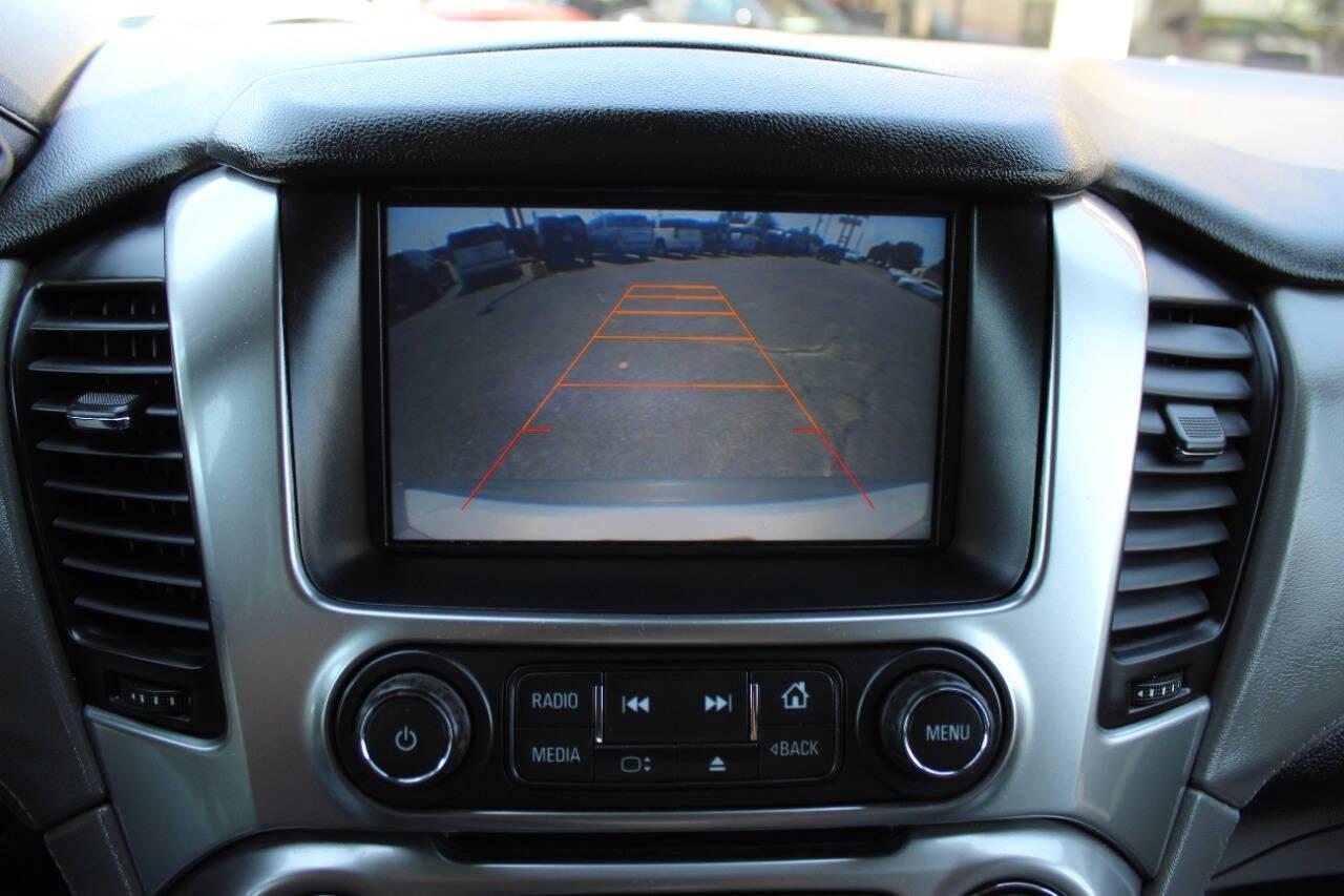 2015 Silver Chevrolet Tahoe LT 2WD (1GNSCBKC9FR) with an 5.3L V8 OHV 16V engine, 6-Speed Automatic transmission, located at 4301 NW 39th , Oklahoma City, OK, 73112, (405) 949-5600, 35.512135, -97.598671 - NO DRIVERS LICENCE -NO FULL COVERAGE INSURANCE - NO CREDIT CHECK. COME ON OVER TO SUPERSPORTS, TAKE A LOOK AND TEST DRIVE. PLEASE GIVE US A CALL AT (405) 949-5600. NO LICENCIA DE CONDUCIR - NO SEGURO DE COBERTURA TOTAL - NO VERIFICACION DE CREDITO. VISITENOS EN SUPERSPORTS, MIRE NUESTRO - Photo#21