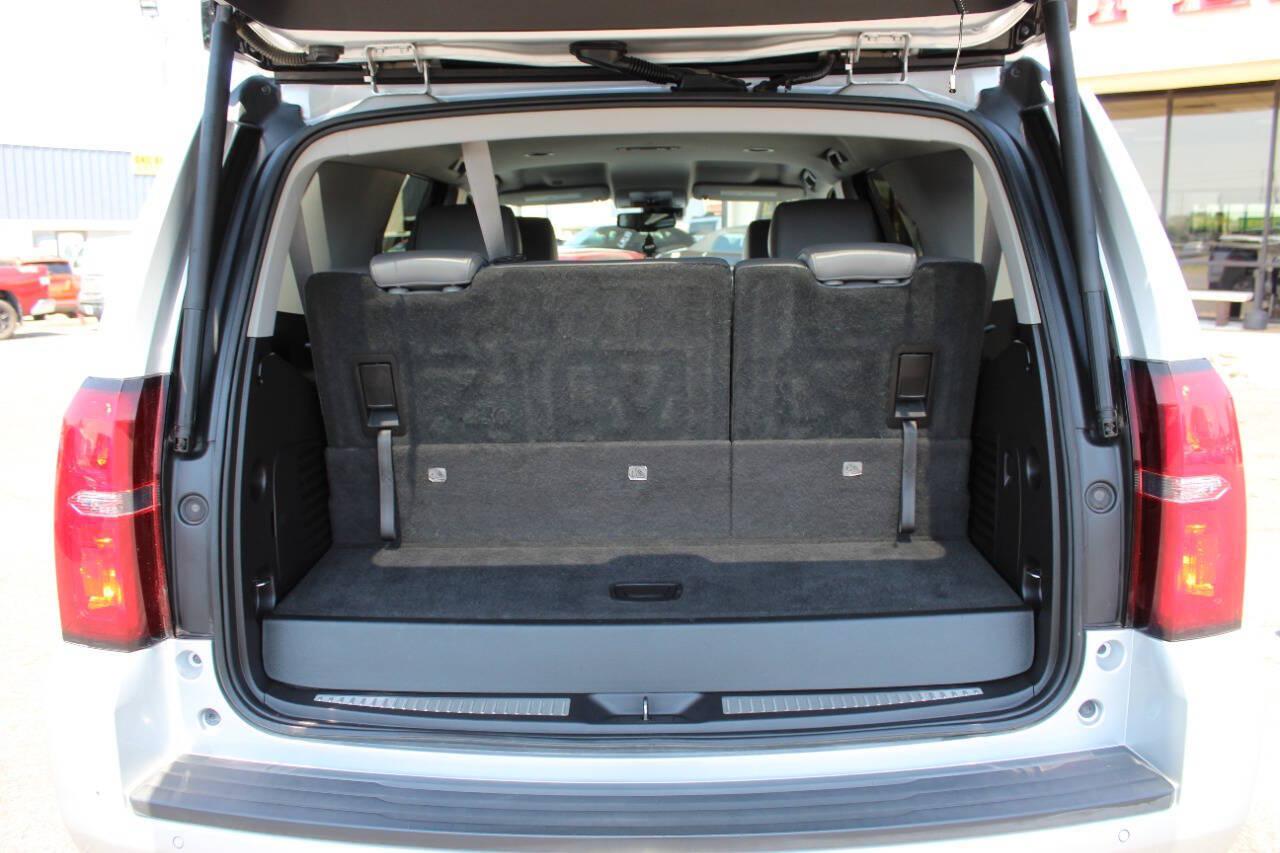 2015 Silver Chevrolet Tahoe LT 2WD (1GNSCBKC9FR) with an 5.3L V8 5.3L V8 engine, Automatic 6-Speed transmission, located at 4301 NW 39th , Oklahoma City, OK, 73112, (405) 949-5600, 35.512135, -97.598671 - Hablamos espanol. SPEND SMART --- BUY FROM SUPER SPORTS. ALL PRICES, DOWN PAYMENTS, PAYMENTS, AND FINANCE TERMS ARE NEGOTIABLE AT THE TIME OF APPROVAL. WE WILL WORK WITH YOU TO FIT YOUR BUDGET. WE WILL EVEN LOWER AND ADJUST THE NUMBERS TO HELP MAKE THE VEHICLE MORE AFFORDABLE FOR YOU.- Photo#13