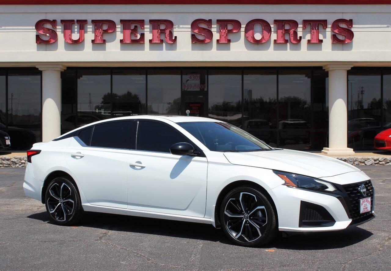 2023 White Nissan Altima 2.5 SR AWD (1N4BL4CW2PN) with an 2.5L L4 DOHC 16V engine, CVT transmission, located at 4301 NW 39th , Oklahoma City, OK, 73112, (405) 949-5600, 35.512135, -97.598671 - NO DRIVERS LICENCE -NO FULL COVERAGE INSURANCE - NO CREDIT CHECK. COME ON OVER TO SUPERSPORTS, TAKE A LOOK AND TEST DRIVE. PLEASE GIVE US A CALL AT (405) 949-5600. NO LICENCIA DE CONDUCIR - NO SEGURO DE COBERTURA TOTAL - NO VERIFICACION DE CREDITO. VISITENOS EN SUPERSPORTS, MIRE NUESTRO - Photo#0