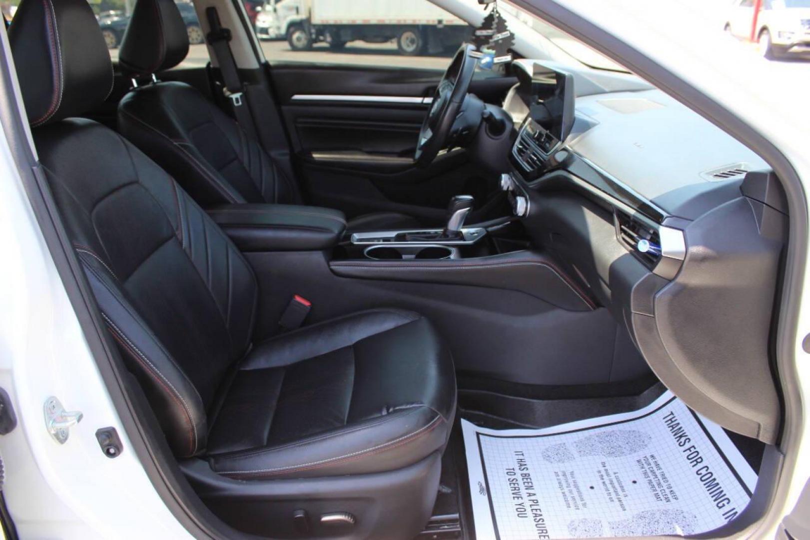 2023 White Nissan Altima 2.5 SR AWD (1N4BL4CW2PN) with an 2.5L L4 DOHC 16V engine, CVT transmission, located at 4301 NW 39th , Oklahoma City, OK, 73112, (405) 949-5600, 35.512135, -97.598671 - NO DRIVERS LICENCE -NO FULL COVERAGE INSURANCE - NO CREDIT CHECK. COME ON OVER TO SUPERSPORTS, TAKE A LOOK AND TEST DRIVE. PLEASE GIVE US A CALL AT (405) 949-5600. NO LICENCIA DE CONDUCIR - NO SEGURO DE COBERTURA TOTAL - NO VERIFICACION DE CREDITO. VISITENOS EN SUPERSPORTS, MIRE NUESTRO - Photo#9