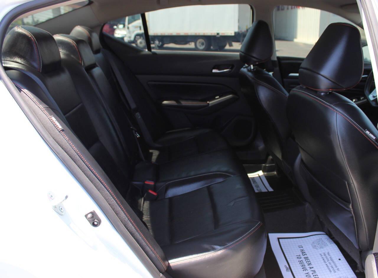 2023 White Nissan Altima 2.5 SR AWD (1N4BL4CW2PN) with an 2.5L L4 DOHC 16V engine, CVT transmission, located at 4301 NW 39th , Oklahoma City, OK, 73112, (405) 949-5600, 35.512135, -97.598671 - NO DRIVERS LICENCE -NO FULL COVERAGE INSURANCE - NO CREDIT CHECK. COME ON OVER TO SUPERSPORTS, TAKE A LOOK AND TEST DRIVE. PLEASE GIVE US A CALL AT (405) 949-5600. NO LICENCIA DE CONDUCIR - NO SEGURO DE COBERTURA TOTAL - NO VERIFICACION DE CREDITO. VISITENOS EN SUPERSPORTS, MIRE NUESTRO - Photo#10