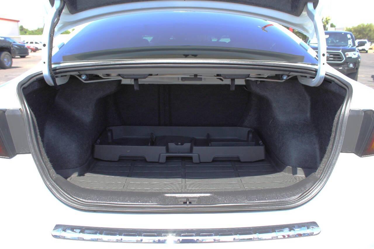 2023 White Nissan Altima 2.5 SR AWD (1N4BL4CW2PN) with an 2.5L L4 DOHC 16V engine, CVT transmission, located at 4301 NW 39th , Oklahoma City, OK, 73112, (405) 949-5600, 35.512135, -97.598671 - NO DRIVERS LICENCE -NO FULL COVERAGE INSURANCE - NO CREDIT CHECK. COME ON OVER TO SUPERSPORTS, TAKE A LOOK AND TEST DRIVE. PLEASE GIVE US A CALL AT (405) 949-5600. NO LICENCIA DE CONDUCIR - NO SEGURO DE COBERTURA TOTAL - NO VERIFICACION DE CREDITO. VISITENOS EN SUPERSPORTS, MIRE NUESTRO - Photo#12