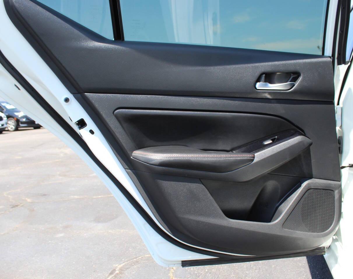 2023 White Nissan Altima 2.5 SR AWD (1N4BL4CW2PN) with an 2.5L L4 DOHC 16V engine, CVT transmission, located at 4301 NW 39th , Oklahoma City, OK, 73112, (405) 949-5600, 35.512135, -97.598671 - NO DRIVERS LICENCE -NO FULL COVERAGE INSURANCE - NO CREDIT CHECK. COME ON OVER TO SUPERSPORTS, TAKE A LOOK AND TEST DRIVE. PLEASE GIVE US A CALL AT (405) 949-5600. NO LICENCIA DE CONDUCIR - NO SEGURO DE COBERTURA TOTAL - NO VERIFICACION DE CREDITO. VISITENOS EN SUPERSPORTS, MIRE NUESTRO - Photo#14