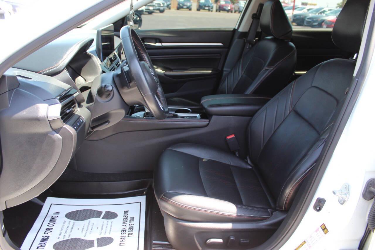 2023 White Nissan Altima 2.5 SR AWD (1N4BL4CW2PN) with an 2.5L L4 DOHC 16V engine, CVT transmission, located at 4301 NW 39th , Oklahoma City, OK, 73112, (405) 949-5600, 35.512135, -97.598671 - NO DRIVERS LICENCE -NO FULL COVERAGE INSURANCE - NO CREDIT CHECK. COME ON OVER TO SUPERSPORTS, TAKE A LOOK AND TEST DRIVE. PLEASE GIVE US A CALL AT (405) 949-5600. NO LICENCIA DE CONDUCIR - NO SEGURO DE COBERTURA TOTAL - NO VERIFICACION DE CREDITO. VISITENOS EN SUPERSPORTS, MIRE NUESTRO - Photo#15