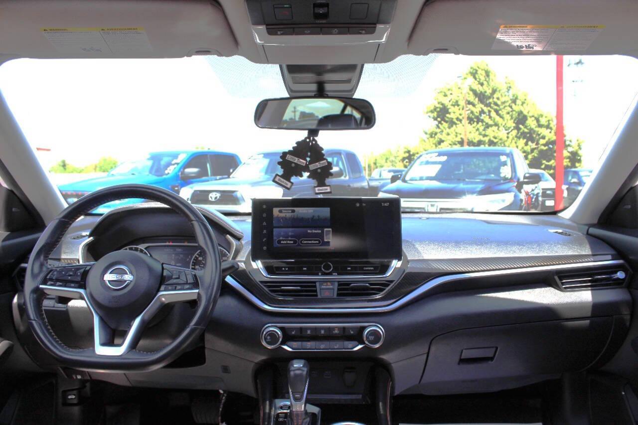 2023 White Nissan Altima 2.5 SR AWD (1N4BL4CW2PN) with an 2.5L L4 DOHC 16V engine, CVT transmission, located at 4301 NW 39th , Oklahoma City, OK, 73112, (405) 949-5600, 35.512135, -97.598671 - NO DRIVERS LICENCE -NO FULL COVERAGE INSURANCE - NO CREDIT CHECK. COME ON OVER TO SUPERSPORTS, TAKE A LOOK AND TEST DRIVE. PLEASE GIVE US A CALL AT (405) 949-5600. NO LICENCIA DE CONDUCIR - NO SEGURO DE COBERTURA TOTAL - NO VERIFICACION DE CREDITO. VISITENOS EN SUPERSPORTS, MIRE NUESTRO - Photo#17