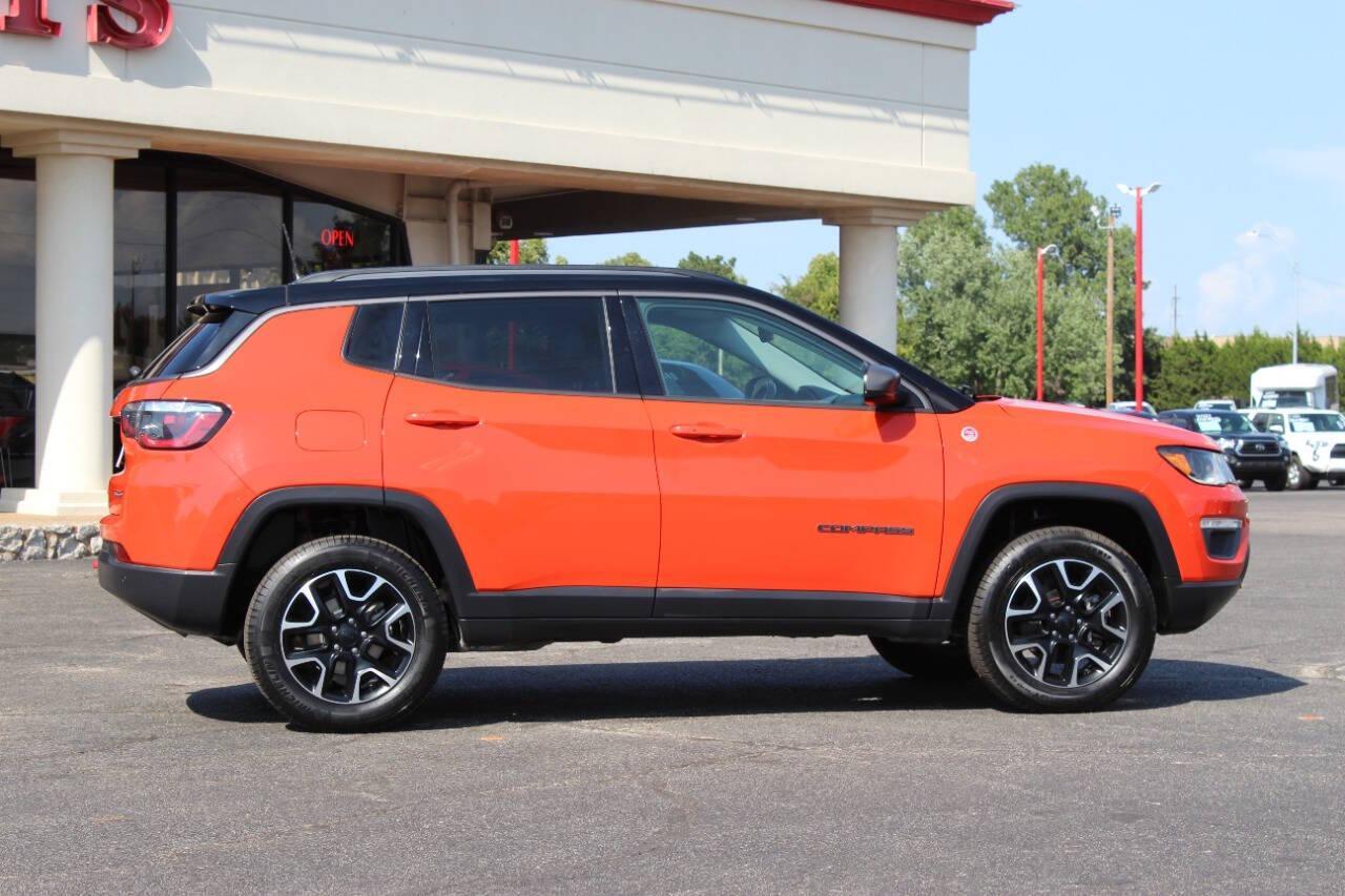 2021 Orange Jeep Compass Trailhawk 4WD (3C4NJDDB3MT) with an 2.4L L4 DOHC 16V engine, 9A transmission, located at 4301 NW 39th , Oklahoma City, OK, 73112, (405) 949-5600, 35.512135, -97.598671 - NO DRIVERS LICENCE -NO FULL COVERAGE INSURANCE - NO CREDIT CHECK. COME ON OVER TO SUPERSPORTS, TAKE A LOOK AND TEST DRIVE. PLEASE GIVE US A CALL AT (405) 949-5600. NO LICENCIA DE CONDUCIR - NO SEGURO DE COBERTURA TOTAL - NO VERIFICACION DE CREDITO. VISITENOS EN SUPERSPORTS, MIRE NUESTRO - Photo#2