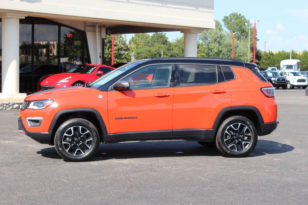 2021 Orange Jeep Compass Trailhawk 4WD (3C4NJDDB3MT) with an 2.4L L4 DOHC 16V engine, 9A transmission, located at 4301 NW 39th , Oklahoma City, OK, 73112, (405) 949-5600, 35.512135, -97.598671 - NO DRIVERS LICENCE -NO FULL COVERAGE INSURANCE - NO CREDIT CHECK. COME ON OVER TO SUPERSPORTS, TAKE A LOOK AND TEST DRIVE. PLEASE GIVE US A CALL AT (405) 949-5600. NO LICENCIA DE CONDUCIR - NO SEGURO DE COBERTURA TOTAL - NO VERIFICACION DE CREDITO. VISITENOS EN SUPERSPORTS, MIRE NUESTRO - Photo#5