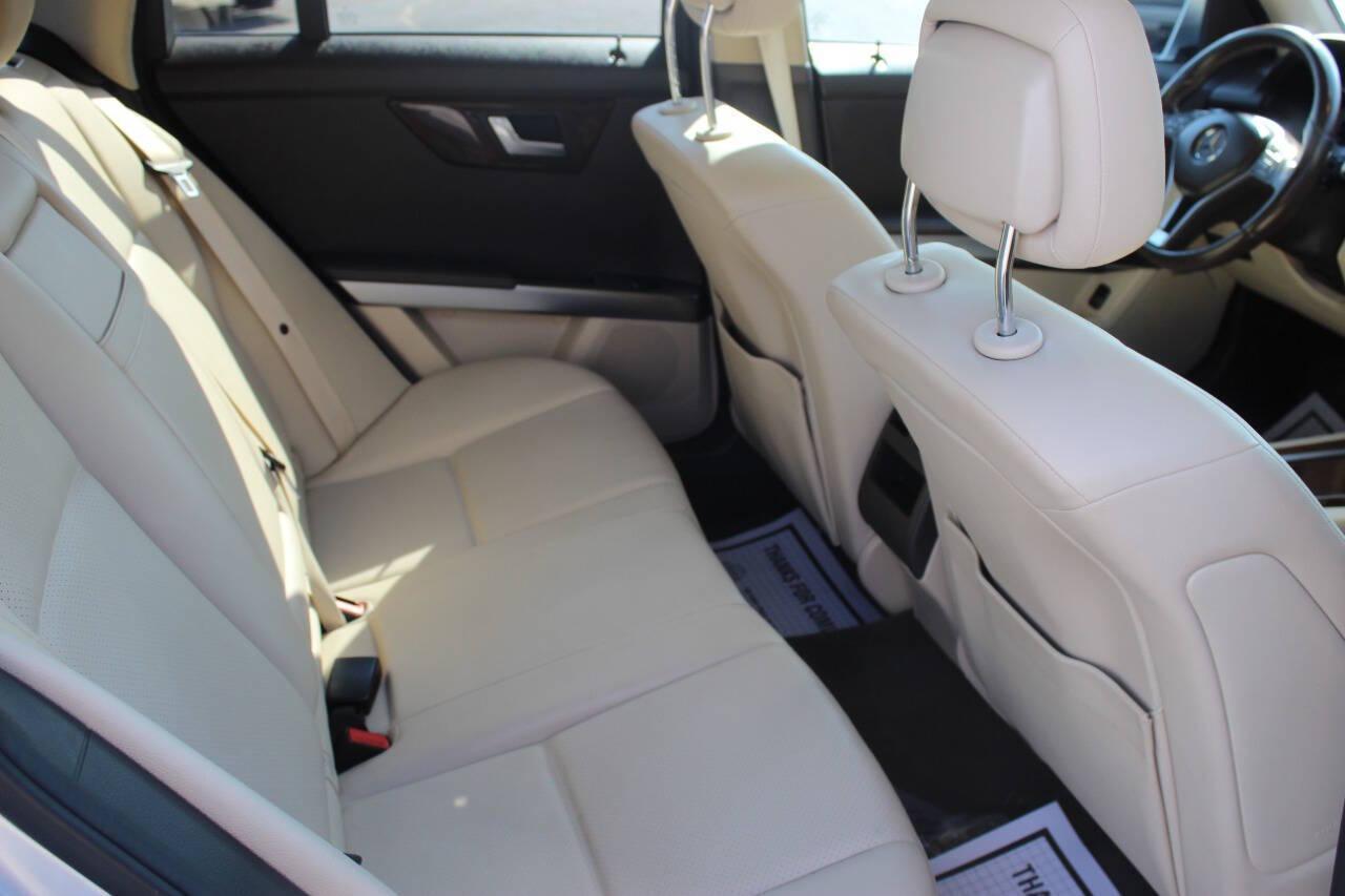 2015 Silver Mercedes-Benz GLK-Class GLK350 (WDCGG5HB7FG) with an 3.5L V6 DOHC 24V engine, 7-Speed Automatic transmission, located at 4301 NW 39th , Oklahoma City, OK, 73112, (405) 949-5600, 35.512135, -97.598671 - NO DRIVERS LICENCE -NO FULL COVERAGE INSURANCE - NO CREDIT CHECK. COME ON OVER TO SUPERSPORTS, TAKE A LOOK AND TEST DRIVE. PLEASE GIVE US A CALL AT (405) 949-5600. NO LICENCIA DE CONDUCIR - NO SEGURO DE COBERTURA TOTAL - NO VERIFICACION DE CREDITO. VISITENOS EN SUPERSPORTS, MIRE NUESTRO - Photo#10