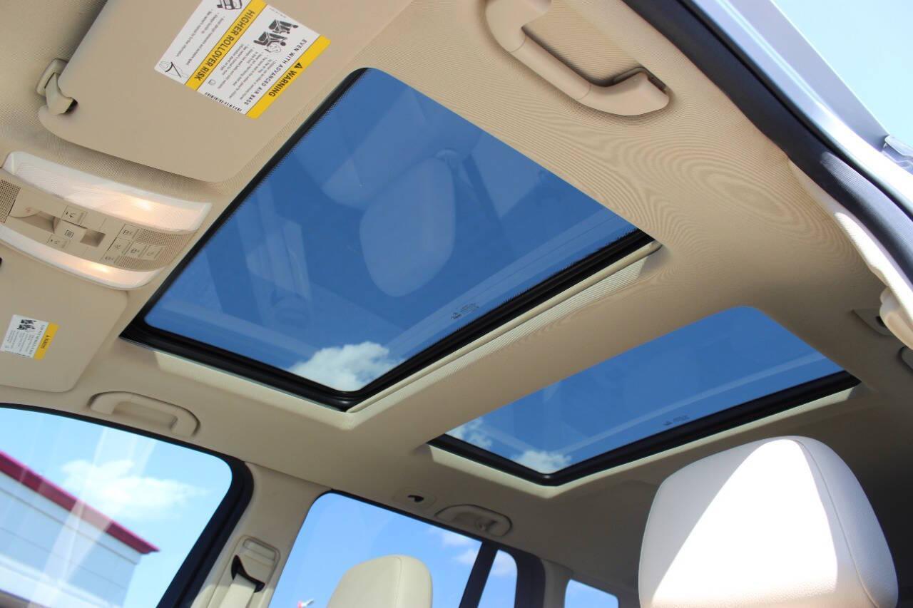 2015 Silver Mercedes-Benz GLK-Class GLK350 (WDCGG5HB7FG) with an 3.5L V6 DOHC 24V engine, 7-Speed Automatic transmission, located at 4301 NW 39th , Oklahoma City, OK, 73112, (405) 949-5600, 35.512135, -97.598671 - NO DRIVERS LICENCE -NO FULL COVERAGE INSURANCE - NO CREDIT CHECK. COME ON OVER TO SUPERSPORTS, TAKE A LOOK AND TEST DRIVE. PLEASE GIVE US A CALL AT (405) 949-5600. NO LICENCIA DE CONDUCIR - NO SEGURO DE COBERTURA TOTAL - NO VERIFICACION DE CREDITO. VISITENOS EN SUPERSPORTS, MIRE NUESTRO - Photo#21