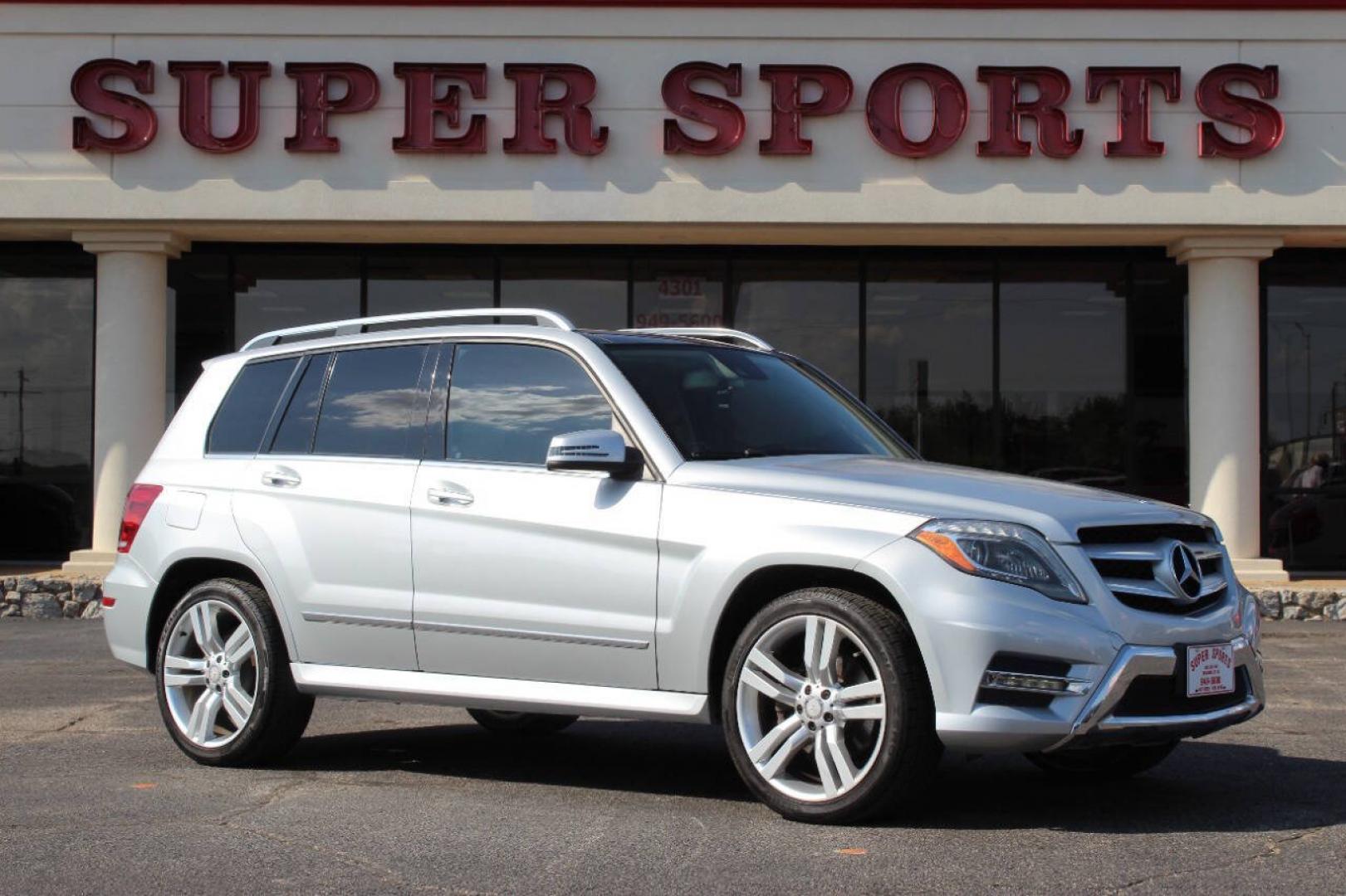 2015 Silver Mercedes-Benz GLK GLK350 (WDCGG5HB7FG) with an 3.5L V6 3.5L V6 engine, Automatic 7-Speed transmission, located at 4301 NW 39th , Oklahoma City, OK, 73112, (405) 949-5600, 35.512135, -97.598671- Photo#0