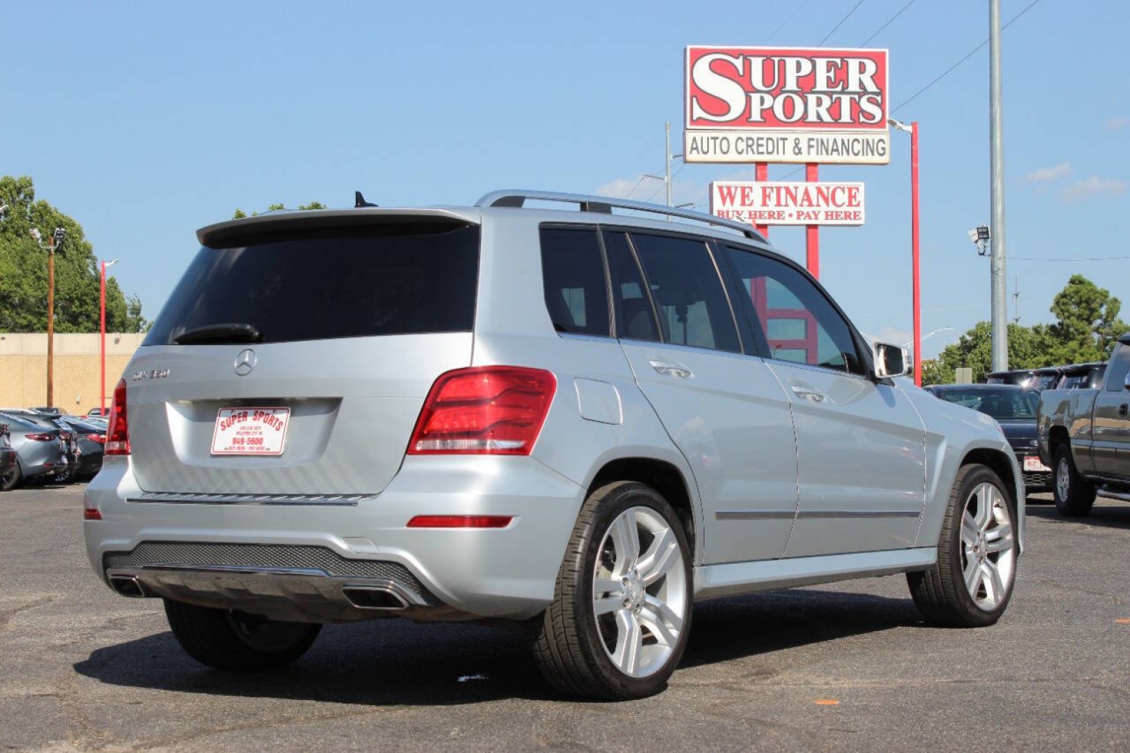 2015 Silver Mercedes-Benz GLK GLK350 (WDCGG5HB7FG) with an 3.5L V6 3.5L V6 engine, Automatic 7-Speed transmission, located at 4301 NW 39th , Oklahoma City, OK, 73112, (405) 949-5600, 35.512135, -97.598671- Photo#3