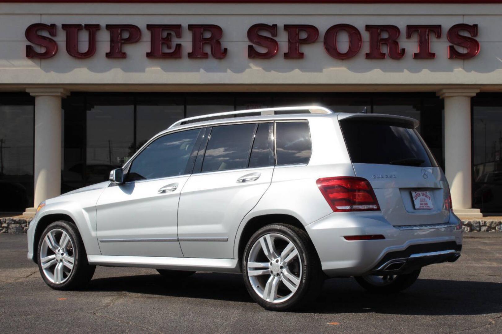 2015 Silver Mercedes-Benz GLK GLK350 (WDCGG5HB7FG) with an 3.5L V6 3.5L V6 engine, Automatic 7-Speed transmission, located at 4301 NW 39th , Oklahoma City, OK, 73112, (405) 949-5600, 35.512135, -97.598671- Photo#4