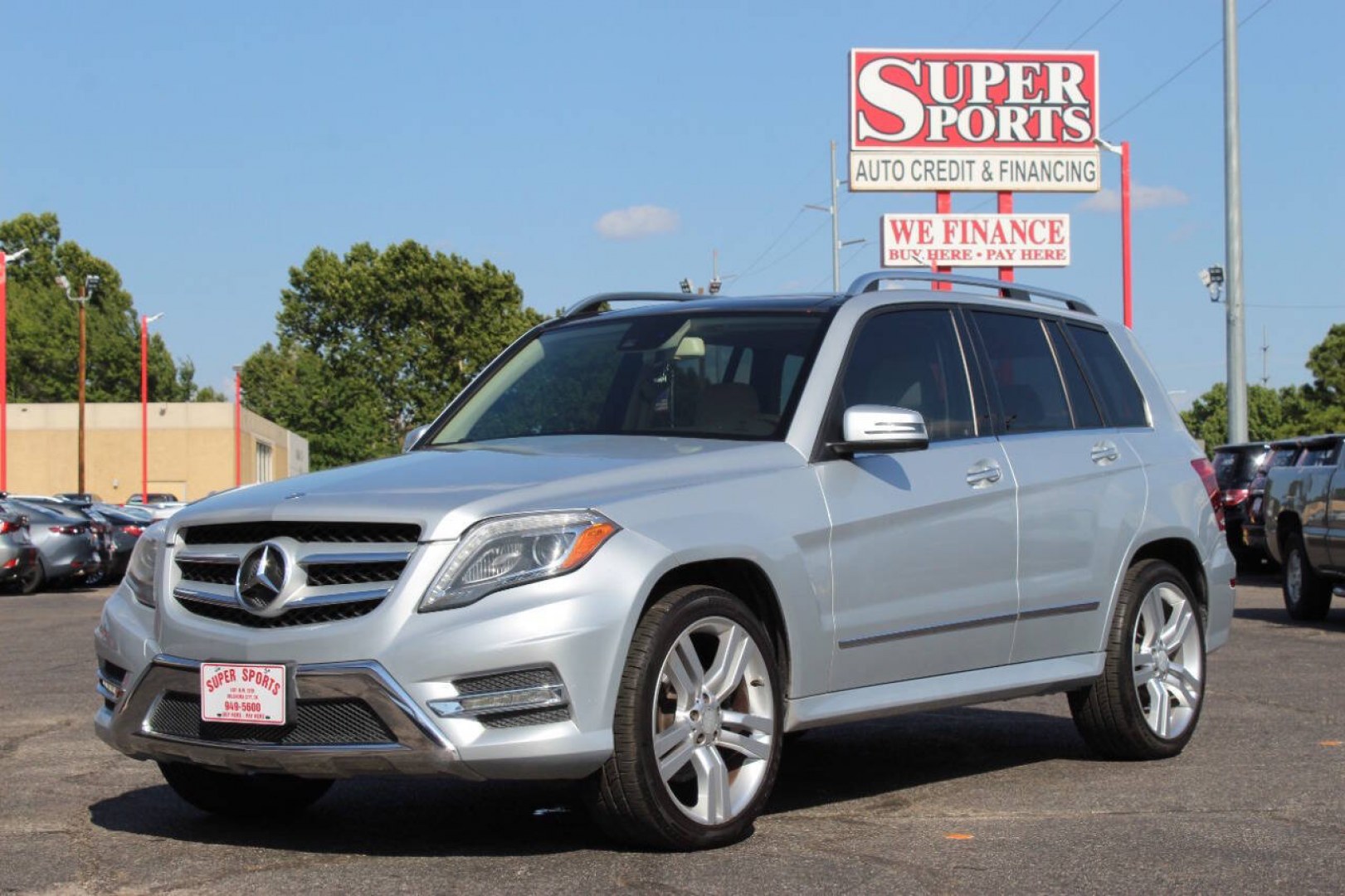 2015 Silver Mercedes-Benz GLK GLK350 (WDCGG5HB7FG) with an 3.5L V6 3.5L V6 engine, Automatic 7-Speed transmission, located at 4301 NW 39th , Oklahoma City, OK, 73112, (405) 949-5600, 35.512135, -97.598671- Photo#6