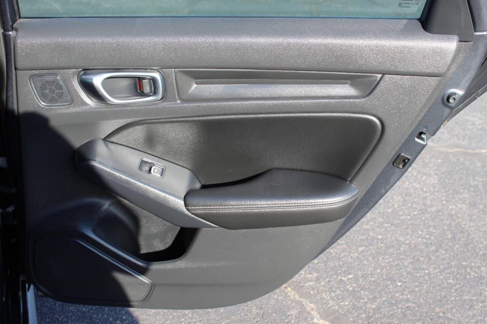 2024 Gray Honda Civic EX-L Hatchback (19XFL1H75RE) with an 2.0L L4 DOHC 16V TURBO engine, CVT transmission, located at 4301 NW 39th , Oklahoma City, OK, 73112, (405) 949-5600, 35.512135, -97.598671 - NO DRIVERS LICENCE -NO FULL COVERAGE INSURANCE - NO CREDIT CHECK. COME ON OVER TO SUPERSPORTS, TAKE A LOOK AND TEST DRIVE. PLEASE GIVE US A CALL AT (405) 949-5600. NO LICENCIA DE CONDUCIR - NO SEGURO DE COBERTURA TOTAL - NO VERIFICACION DE CREDITO. VISITENOS EN SUPERSPORTS, MIRE NUESTRO - Photo#11