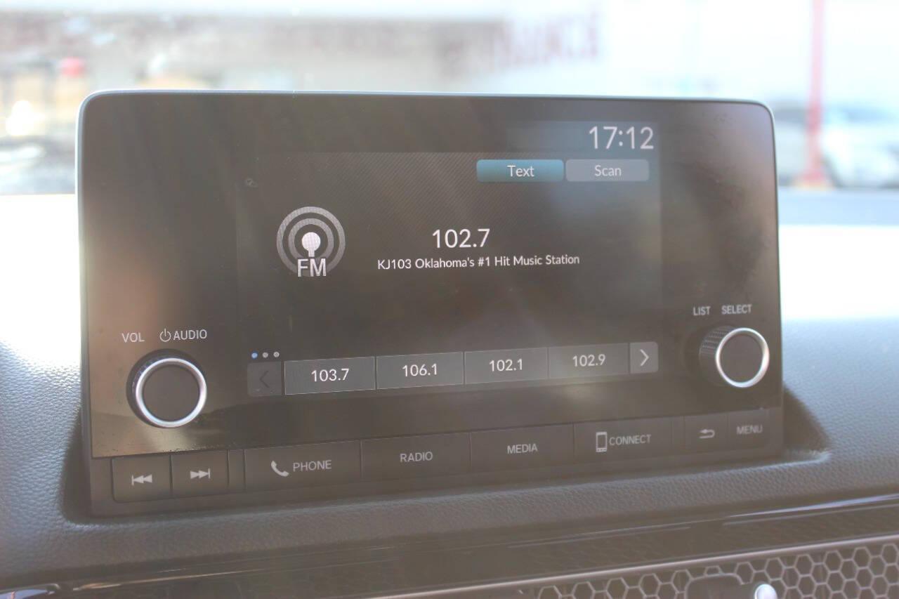 2024 Gray Honda Civic EX-L Hatchback (19XFL1H75RE) with an 1.5L I4 Turbocharger 1.5L I4 engine, CVT transmission, located at 4301 NW 39th , Oklahoma City, OK, 73112, (405) 949-5600, 35.512135, -97.598671 - NO DRIVERS LICENCE -NO FULL COVERAGE INSURANCE - NO CREDIT CHECK. COME ON OVER TO SUPERSPORTS, TAKE A LOOK AND TEST DRIVE. PLEASE GIVE US A CALL AT (405) 949-5600. NO LICENCIA DE CONDUCIR - NO SEGURO DE COBERTURA TOTAL - NO VERIFICACION DE CREDITO. VISITENOS EN SUPERSPORTS, MIRE NUESTRO - Photo#18