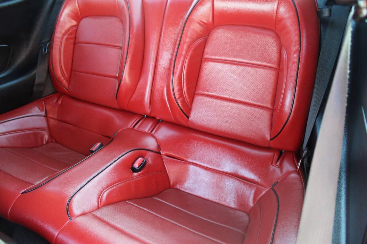 2017 Silver Ford Mustang GT Premium Coupe (1FA6P8CF6H5) with an 5.0L V8 DOHC 32V engine, Automatic 6-Speed transmission, located at 4301 NW 39th , Oklahoma City, OK, 73112, (405) 949-5600, 35.512135, -97.598671 - NO DRIVERS LICENCE -NO FULL COVERAGE INSURANCE - NO CREDIT CHECK. COME ON OVER TO SUPERSPORTS, TAKE A LOOK AND TEST DRIVE. PLEASE GIVE US A CALL AT (405) 949-5600. NO LICENCIA DE CONDUCIR - NO SEGURO DE COBERTURA TOTAL - NO VERIFICACION DE CREDITO. VISITENOS EN SUPERSPORTS, MIRE NUESTRO - Photo#12