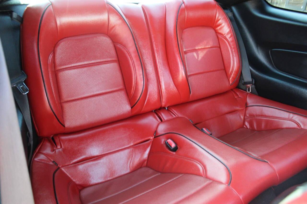 2017 Silver Ford Mustang GT Premium Coupe (1FA6P8CF6H5) with an 5.0L V8 5.0L V8 engine, Automatic 6-Speed transmission, located at 4301 NW 39th , Oklahoma City, OK, 73112, (405) 949-5600, 35.512135, -97.598671 - NO DRIVERS LICENCE -NO FULL COVERAGE INSURANCE - NO CREDIT CHECK. COME ON OVER TO SUPERSPORTS, TAKE A LOOK AND TEST DRIVE. PLEASE GIVE US A CALL AT (405) 949-5600. NO LICENCIA DE CONDUCIR - NO SEGURO DE COBERTURA TOTAL - NO VERIFICACION DE CREDITO. VISITENOS EN SUPERSPORTS, MIRE NUESTRO - Photo#10