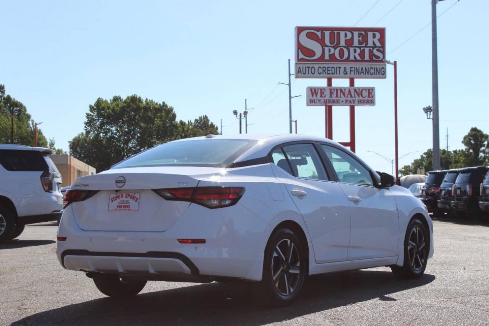2024 White Nissan Sentra SV (3N1AB8CV3RY) with an 1.8L L4 SFI DOHC 16V engine, CVT transmission, located at 4301 NW 39th , Oklahoma City, OK, 73112, (405) 949-5600, 35.512135, -97.598671 - NO DRIVERS LICENCE -NO FULL COVERAGE INSURANCE - NO CREDIT CHECK. COME ON OVER TO SUPERSPORTS, TAKE A LOOK AND TEST DRIVE. PLEASE GIVE US A CALL AT (405) 949-5600. NO LICENCIA DE CONDUCIR - NO SEGURO DE COBERTURA TOTAL - NO VERIFICACION DE CREDITO. VISITENOS EN SUPERSPORTS, MIRE NUESTRO - Photo#3