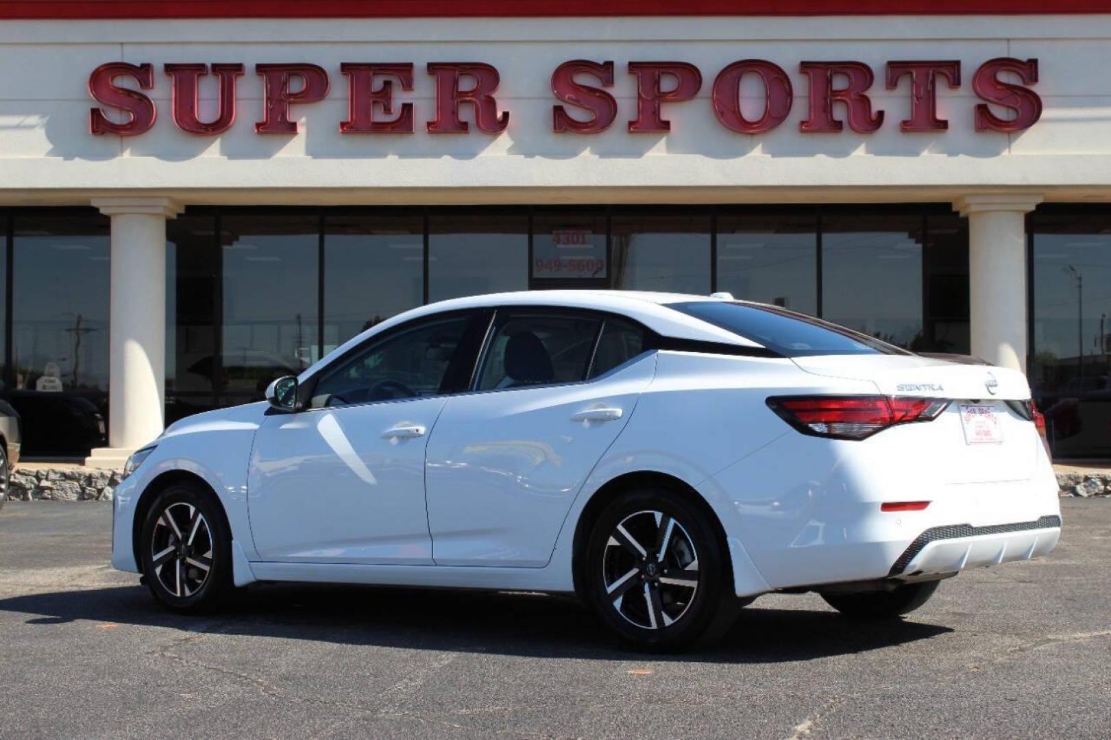 2024 White Nissan Sentra SV (3N1AB8CV3RY) with an 1.8L L4 SFI DOHC 16V engine, CVT transmission, located at 4301 NW 39th , Oklahoma City, OK, 73112, (405) 949-5600, 35.512135, -97.598671 - NO DRIVERS LICENCE -NO FULL COVERAGE INSURANCE - NO CREDIT CHECK. COME ON OVER TO SUPERSPORTS, TAKE A LOOK AND TEST DRIVE. PLEASE GIVE US A CALL AT (405) 949-5600. NO LICENCIA DE CONDUCIR - NO SEGURO DE COBERTURA TOTAL - NO VERIFICACION DE CREDITO. VISITENOS EN SUPERSPORTS, MIRE NUESTRO - Photo#4