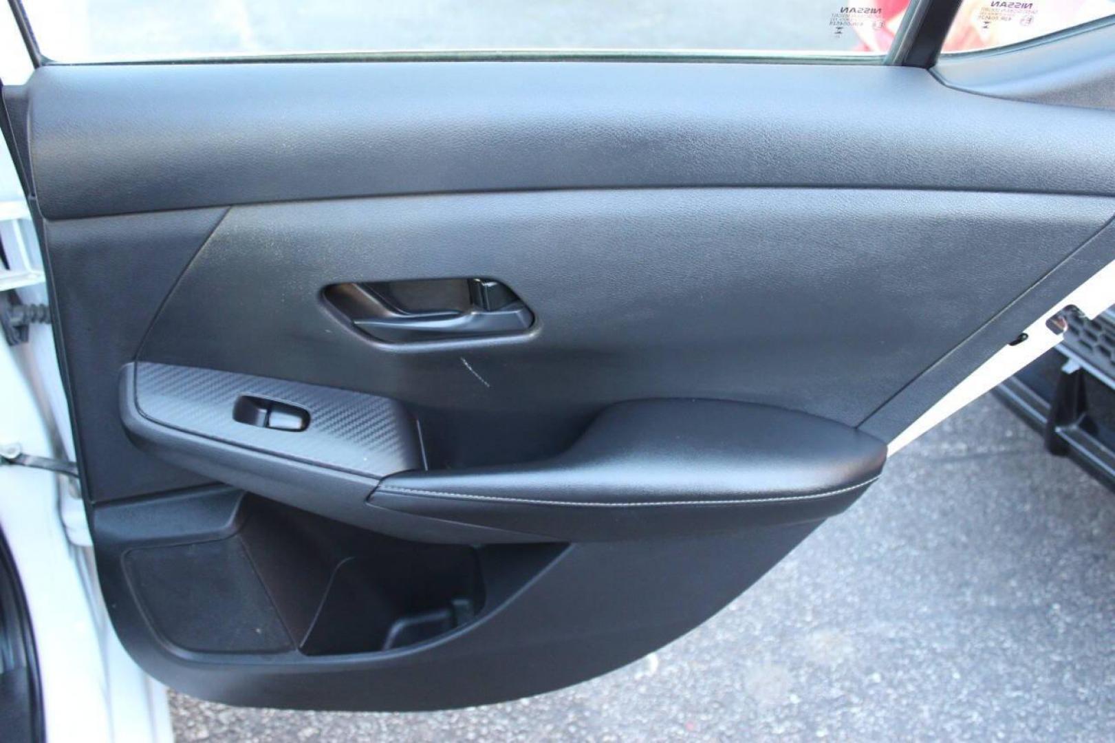 2024 White Nissan Sentra SV (3N1AB8CV3RY) with an 1.8L L4 SFI DOHC 16V engine, CVT transmission, located at 4301 NW 39th , Oklahoma City, OK, 73112, (405) 949-5600, 35.512135, -97.598671 - NO DRIVERS LICENCE -NO FULL COVERAGE INSURANCE - NO CREDIT CHECK. COME ON OVER TO SUPERSPORTS, TAKE A LOOK AND TEST DRIVE. PLEASE GIVE US A CALL AT (405) 949-5600. NO LICENCIA DE CONDUCIR - NO SEGURO DE COBERTURA TOTAL - NO VERIFICACION DE CREDITO. VISITENOS EN SUPERSPORTS, MIRE NUESTRO - Photo#11