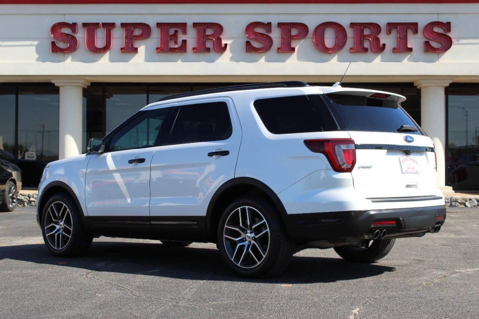 2019 White Ford Explorer Sport 4WD (1FM5K8GT2KG) with an 3.5L V6 DOHC 24V engine, 6A transmission, located at 4301 NW 39th , Oklahoma City, OK, 73112, (405) 949-5600, 35.512135, -97.598671 - NO DRIVERS LICENCE -NO FULL COVERAGE INSURANCE - NO CREDIT CHECK. COME ON OVER TO SUPERSPORTS, TAKE A LOOK AND TEST DRIVE. PLEASE GIVE US A CALL AT (405) 949-5600. NO LICENCIA DE CONDUCIR - NO SEGURO DE COBERTURA TOTAL - NO VERIFICACION DE CREDITO. VISITENOS EN SUPERSPORTS, MIRE NUESTRO - Photo#4