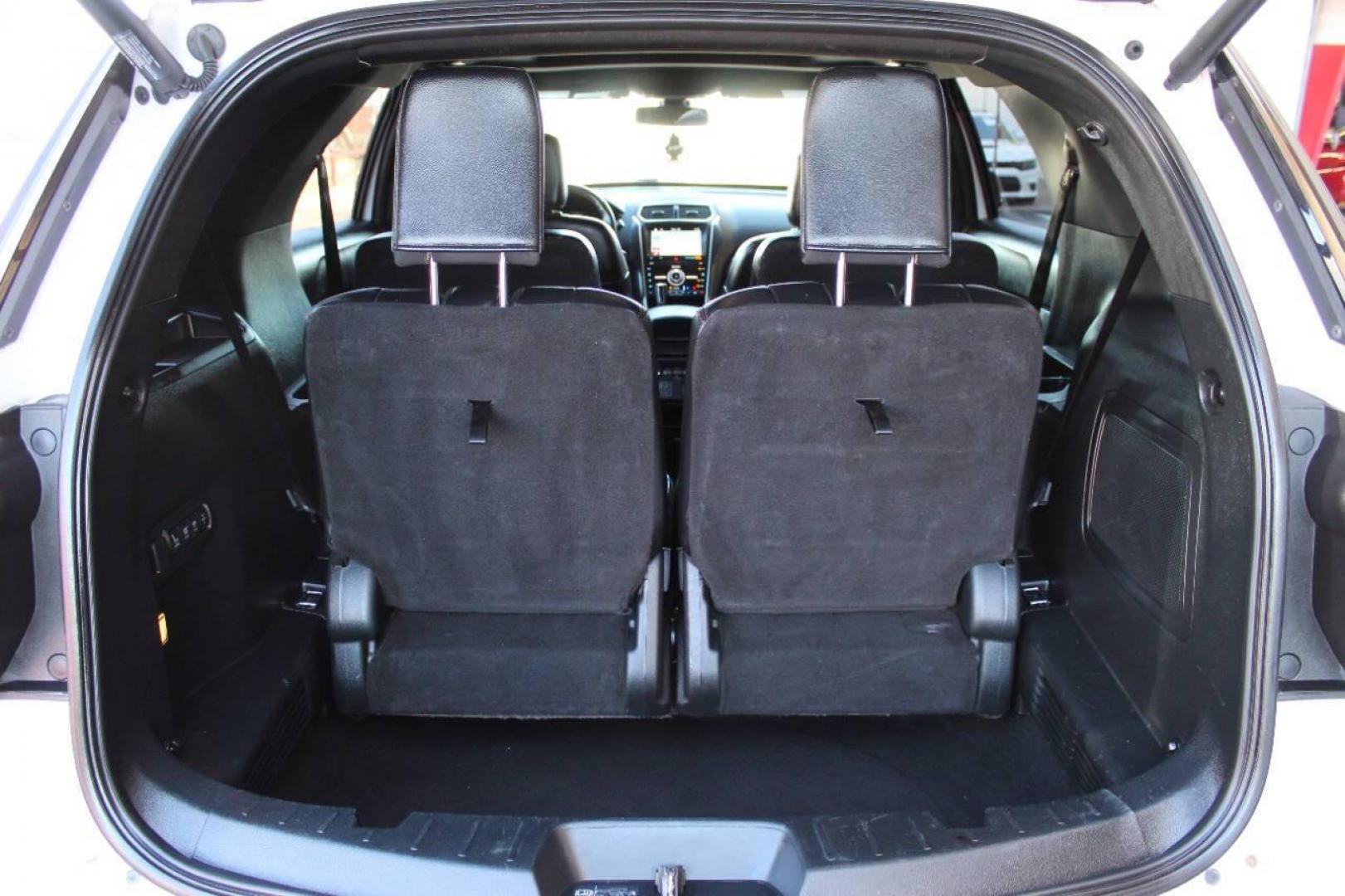 2019 White Ford Explorer Sport 4WD (1FM5K8GT2KG) with an 3.5L V6 DOHC 24V engine, 6A transmission, located at 4301 NW 39th , Oklahoma City, OK, 73112, (405) 949-5600, 35.512135, -97.598671 - NO DRIVERS LICENCE -NO FULL COVERAGE INSURANCE - NO CREDIT CHECK. COME ON OVER TO SUPERSPORTS, TAKE A LOOK AND TEST DRIVE. PLEASE GIVE US A CALL AT (405) 949-5600. NO LICENCIA DE CONDUCIR - NO SEGURO DE COBERTURA TOTAL - NO VERIFICACION DE CREDITO. VISITENOS EN SUPERSPORTS, MIRE NUESTRO - Photo#13