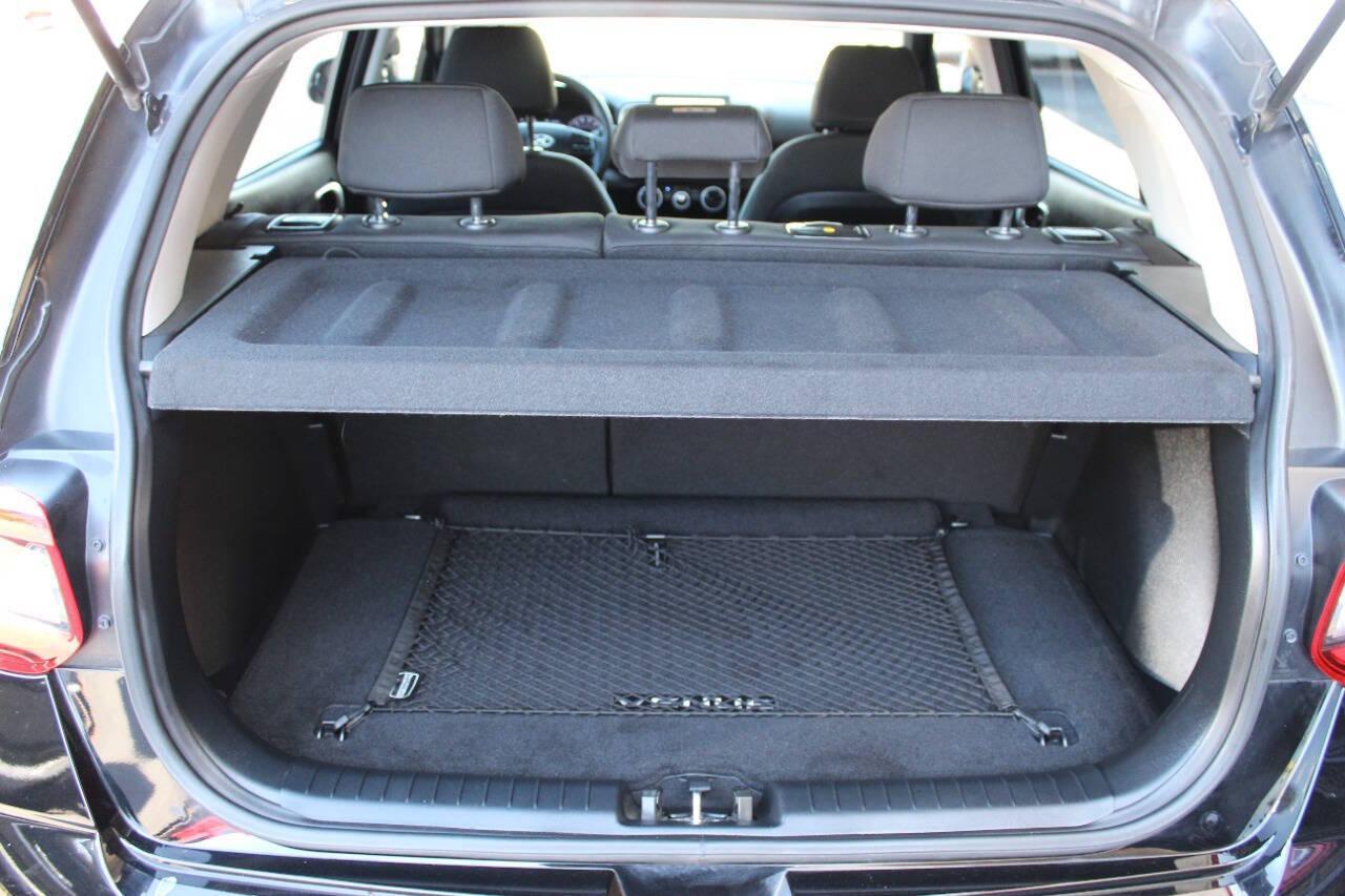 2022 Black Hyundai Venue SE (KMHRB8A3XNU) with an 1.6L L4 DOHC 16V engine, CVT transmission, located at 4301 NW 39th , Oklahoma City, OK, 73112, (405) 949-5600, 35.512135, -97.598671 - NO DRIVERS LICENCE -NO FULL COVERAGE INSURANCE - NO CREDIT CHECK. COME ON OVER TO SUPERSPORTS, TAKE A LOOK AND TEST DRIVE. PLEASE GIVE US A CALL AT (405) 949-5600. NO LICENCIA DE CONDUCIR - NO SEGURO DE COBERTURA TOTAL - NO VERIFICACION DE CREDITO. VISITENOS EN SUPERSPORTS, MIRE NUESTRO - Photo#12