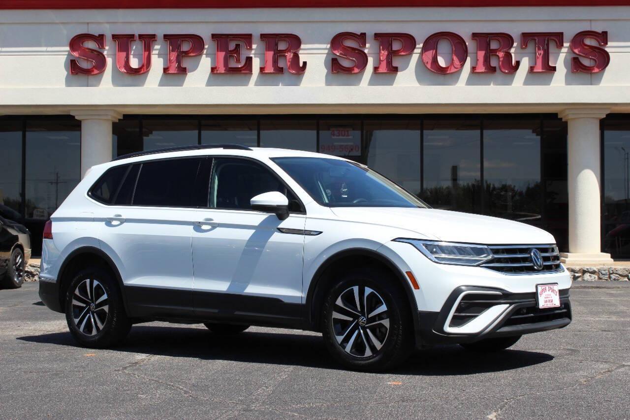 2022 White Volkswagen Tiguan S (3VV1B7AXXNM) with an 2.0L L4 DOHC 16V TURBO engine, 8A transmission, located at 4301 NW 39th , Oklahoma City, OK, 73112, (405) 949-5600, 35.512135, -97.598671 - NO DRIVERS LICENCE -NO FULL COVERAGE INSURANCE - NO CREDIT CHECK. COME ON OVER TO SUPERSPORTS, TAKE A LOOK AND TEST DRIVE. PLEASE GIVE US A CALL AT (405) 949-5600. NO LICENCIA DE CONDUCIR - NO SEGURO DE COBERTURA TOTAL - NO VERIFICACION DE CREDITO. VISITENOS EN SUPERSPORTS, MIRE NUESTRO - Photo#0