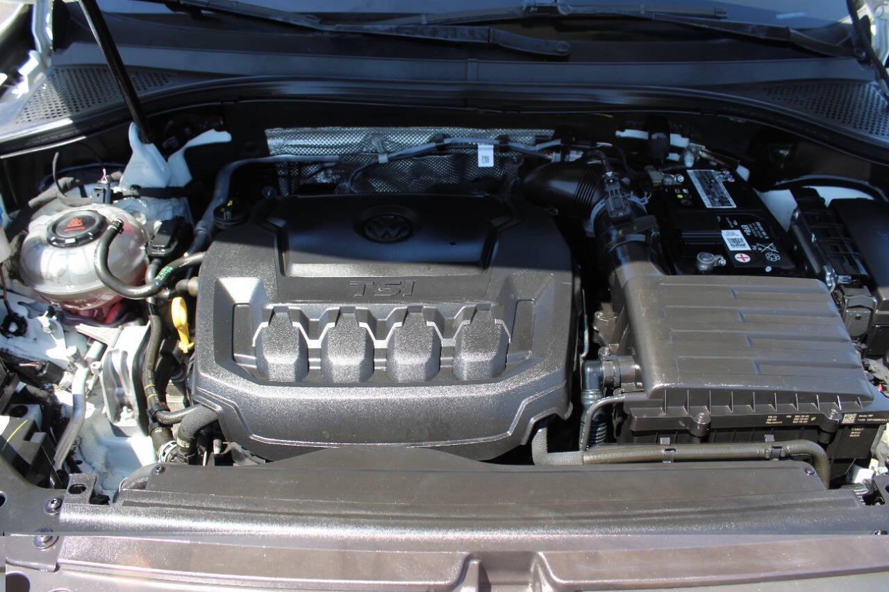 2022 White Volkswagen Tiguan S (3VV1B7AXXNM) with an 2.0L L4 DOHC 16V TURBO engine, 8A transmission, located at 4301 NW 39th , Oklahoma City, OK, 73112, (405) 949-5600, 35.512135, -97.598671 - NO DRIVERS LICENCE -NO FULL COVERAGE INSURANCE - NO CREDIT CHECK. COME ON OVER TO SUPERSPORTS, TAKE A LOOK AND TEST DRIVE. PLEASE GIVE US A CALL AT (405) 949-5600. NO LICENCIA DE CONDUCIR - NO SEGURO DE COBERTURA TOTAL - NO VERIFICACION DE CREDITO. VISITENOS EN SUPERSPORTS, MIRE NUESTRO - Photo#7