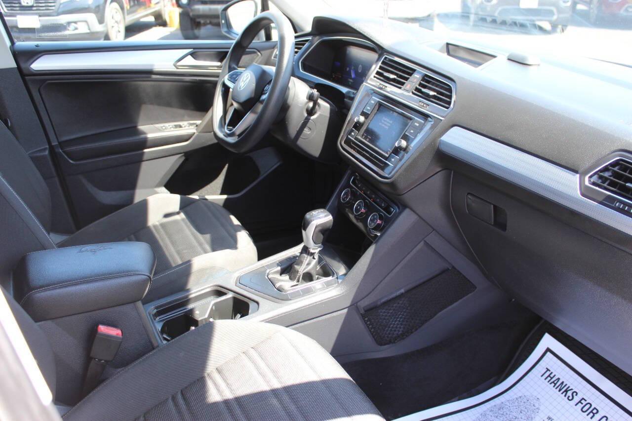 2022 White Volkswagen Tiguan S (3VV1B7AXXNM) with an 2.0L L4 DOHC 16V TURBO engine, 8A transmission, located at 4301 NW 39th , Oklahoma City, OK, 73112, (405) 949-5600, 35.512135, -97.598671 - NO DRIVERS LICENCE -NO FULL COVERAGE INSURANCE - NO CREDIT CHECK. COME ON OVER TO SUPERSPORTS, TAKE A LOOK AND TEST DRIVE. PLEASE GIVE US A CALL AT (405) 949-5600. NO LICENCIA DE CONDUCIR - NO SEGURO DE COBERTURA TOTAL - NO VERIFICACION DE CREDITO. VISITENOS EN SUPERSPORTS, MIRE NUESTRO - Photo#8