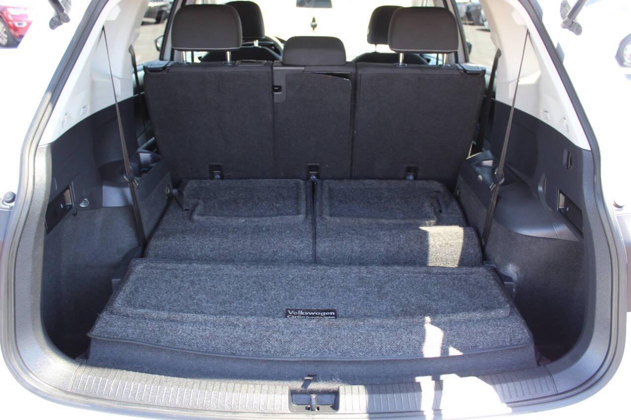 2022 White Volkswagen Tiguan S (3VV1B7AXXNM) with an 2.0L L4 DOHC 16V TURBO engine, 8A transmission, located at 4301 NW 39th , Oklahoma City, OK, 73112, (405) 949-5600, 35.512135, -97.598671 - NO DRIVERS LICENCE -NO FULL COVERAGE INSURANCE - NO CREDIT CHECK. COME ON OVER TO SUPERSPORTS, TAKE A LOOK AND TEST DRIVE. PLEASE GIVE US A CALL AT (405) 949-5600. NO LICENCIA DE CONDUCIR - NO SEGURO DE COBERTURA TOTAL - NO VERIFICACION DE CREDITO. VISITENOS EN SUPERSPORTS, MIRE NUESTRO - Photo#13