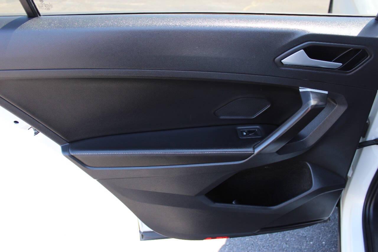 2022 White Volkswagen Tiguan S (3VV1B7AXXNM) with an 2.0L L4 DOHC 16V TURBO engine, 8A transmission, located at 4301 NW 39th , Oklahoma City, OK, 73112, (405) 949-5600, 35.512135, -97.598671 - NO DRIVERS LICENCE -NO FULL COVERAGE INSURANCE - NO CREDIT CHECK. COME ON OVER TO SUPERSPORTS, TAKE A LOOK AND TEST DRIVE. PLEASE GIVE US A CALL AT (405) 949-5600. NO LICENCIA DE CONDUCIR - NO SEGURO DE COBERTURA TOTAL - NO VERIFICACION DE CREDITO. VISITENOS EN SUPERSPORTS, MIRE NUESTRO - Photo#15