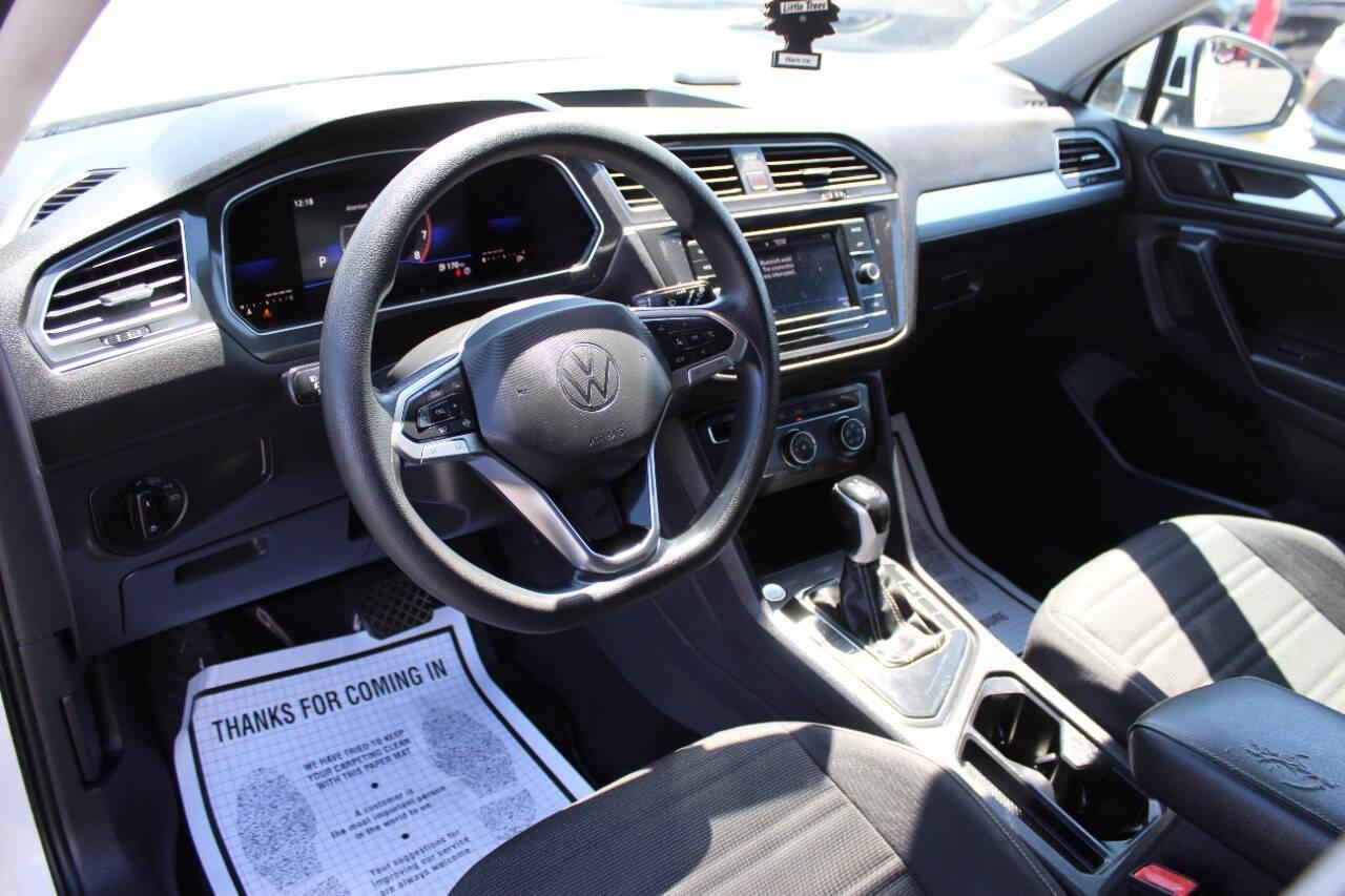 2022 White Volkswagen Tiguan S (3VV1B7AXXNM) with an 2.0L L4 DOHC 16V TURBO engine, 8A transmission, located at 4301 NW 39th , Oklahoma City, OK, 73112, (405) 949-5600, 35.512135, -97.598671 - NO DRIVERS LICENCE -NO FULL COVERAGE INSURANCE - NO CREDIT CHECK. COME ON OVER TO SUPERSPORTS, TAKE A LOOK AND TEST DRIVE. PLEASE GIVE US A CALL AT (405) 949-5600. NO LICENCIA DE CONDUCIR - NO SEGURO DE COBERTURA TOTAL - NO VERIFICACION DE CREDITO. VISITENOS EN SUPERSPORTS, MIRE NUESTRO - Photo#16