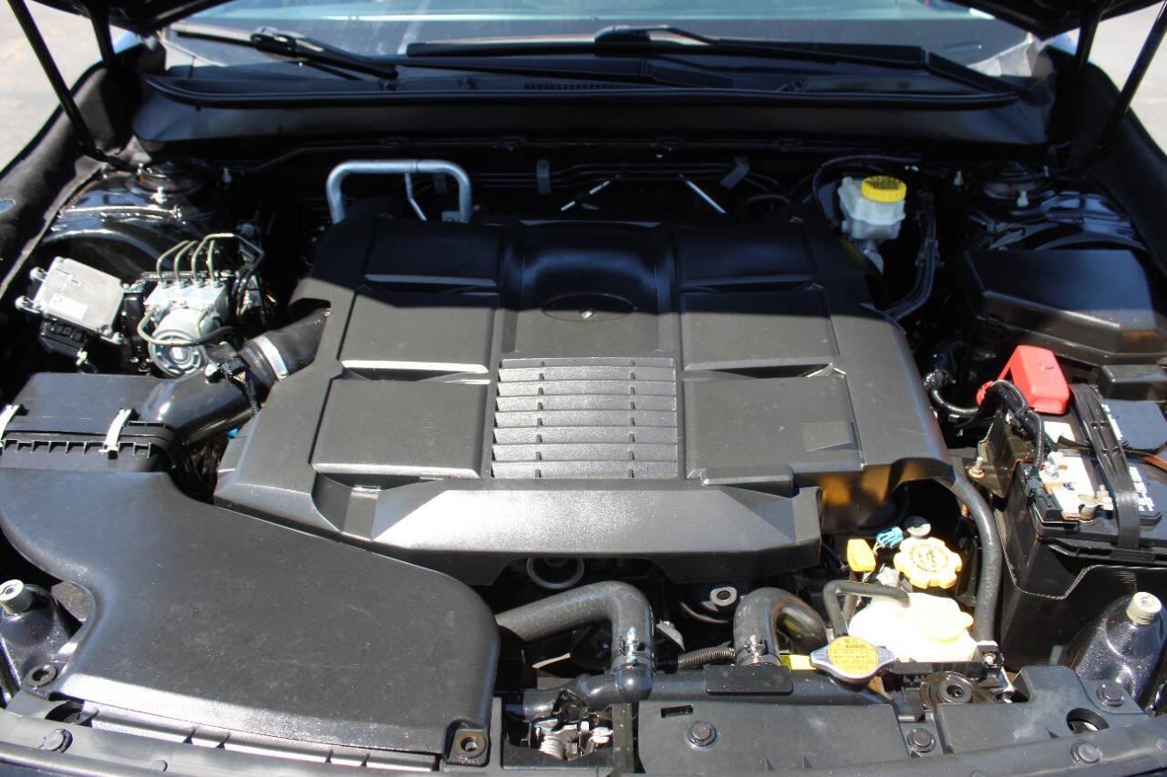 2017 Black Subaru Outback 2.5i Touring (4S4BSETC4H3) with an 2.5L H4 DOHC 16V engine, 6A transmission, located at 4301 NW 39th , Oklahoma City, OK, 73112, (405) 949-5600, 35.512135, -97.598671 - NO DRIVERS LICENCE -NO FULL COVERAGE INSURANCE - NO CREDIT CHECK. COME ON OVER TO SUPERSPORTS, TAKE A LOOK AND TEST DRIVE. PLEASE GIVE US A CALL AT (405) 949-5600. NO LICENCIA DE CONDUCIR - NO SEGURO DE COBERTURA TOTAL - NO VERIFICACION DE CREDITO. VISITENOS EN SUPERSPORTS, MIRE NUESTRO - Photo#7