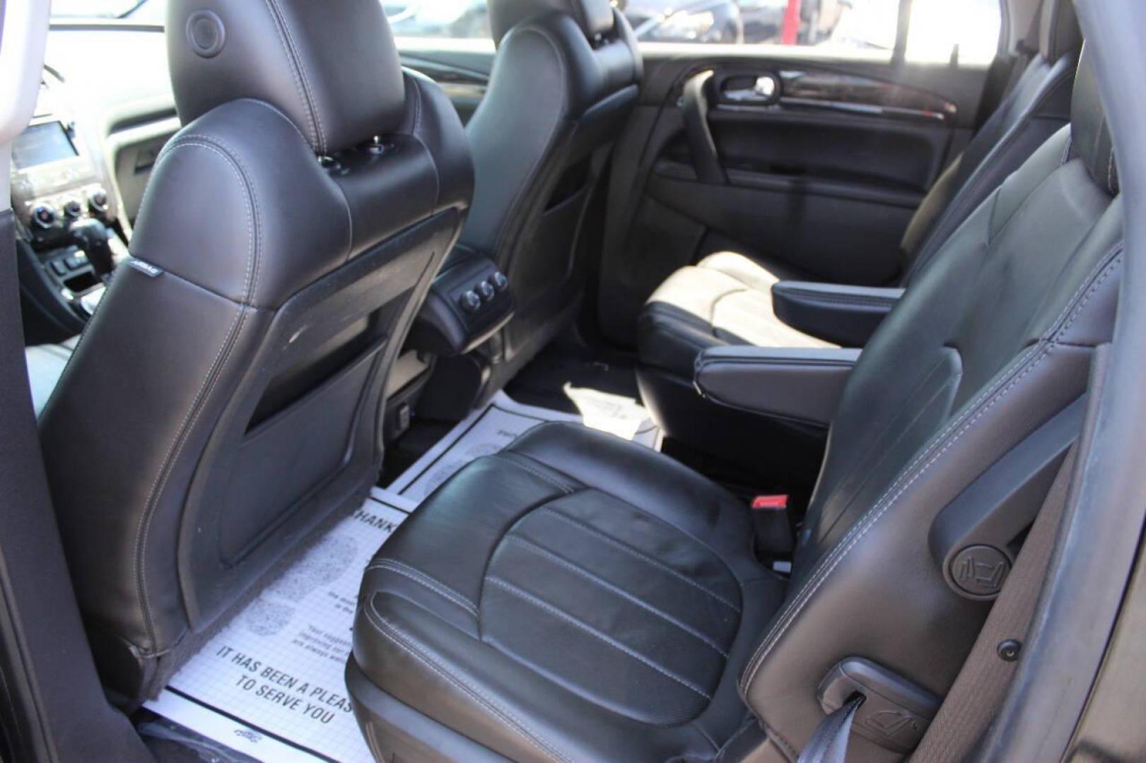 2015 Black Buick Enclave Leather FWD (5GAKRBKD0FJ) with an 3.6L V6 DOHC 24V engine, 6-Speed Automatic Overdrive transmission, located at 4301 NW 39th , Oklahoma City, OK, 73112, (405) 949-5600, 35.512135, -97.598671 - NO DRIVERS LICENCE -NO FULL COVERAGE INSURANCE - NO CREDIT CHECK. COME ON OVER TO SUPERSPORTS, TAKE A LOOK AND TEST DRIVE. PLEASE GIVE US A CALL AT (405) 949-5600. NO LICENCIA DE CONDUCIR - NO SEGURO DE COBERTURA TOTAL - NO VERIFICACION DE CREDITO. VISITENOS EN SUPERSPORTS, MIRE NUESTRO - Photo#15