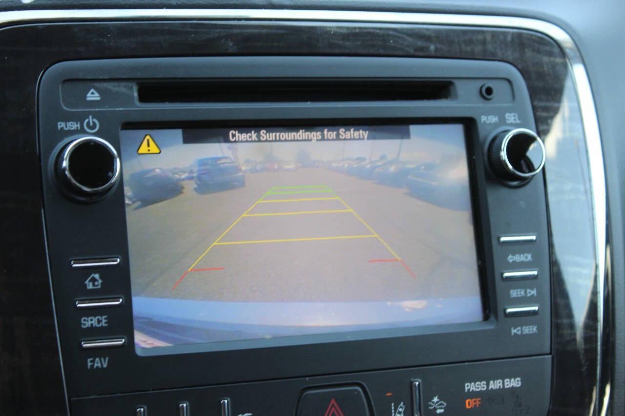 2015 Black Buick Enclave Leather FWD (5GAKRBKD0FJ) with an 3.6L V6 DOHC 24V engine, 6-Speed Automatic Overdrive transmission, located at 4301 NW 39th , Oklahoma City, OK, 73112, (405) 949-5600, 35.512135, -97.598671 - NO DRIVERS LICENCE -NO FULL COVERAGE INSURANCE - NO CREDIT CHECK. COME ON OVER TO SUPERSPORTS, TAKE A LOOK AND TEST DRIVE. PLEASE GIVE US A CALL AT (405) 949-5600. NO LICENCIA DE CONDUCIR - NO SEGURO DE COBERTURA TOTAL - NO VERIFICACION DE CREDITO. VISITENOS EN SUPERSPORTS, MIRE NUESTRO - Photo#24