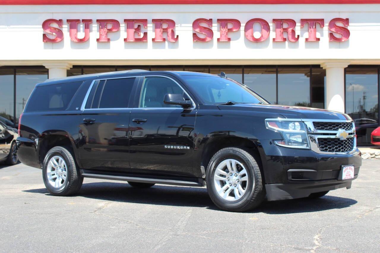 2018 Black Chevrolet Suburban LT 4WD (1GNSKHKC5JR) with an 5.3L V8 OHV 16V engine, 6A transmission, located at 4301 NW 39th , Oklahoma City, OK, 73112, (405) 949-5600, 35.512135, -97.598671 - NO DRIVERS LICENCE -NO FULL COVERAGE INSURANCE - NO CREDIT CHECK. COME ON OVER TO SUPERSPORTS, TAKE A LOOK AND TEST DRIVE. PLEASE GIVE US A CALL AT (405) 949-5600. NO LICENCIA DE CONDUCIR - NO SEGURO DE COBERTURA TOTAL - NO VERIFICACION DE CREDITO. VISITENOS EN SUPERSPORTS, MIRE NUESTRO - Photo#0