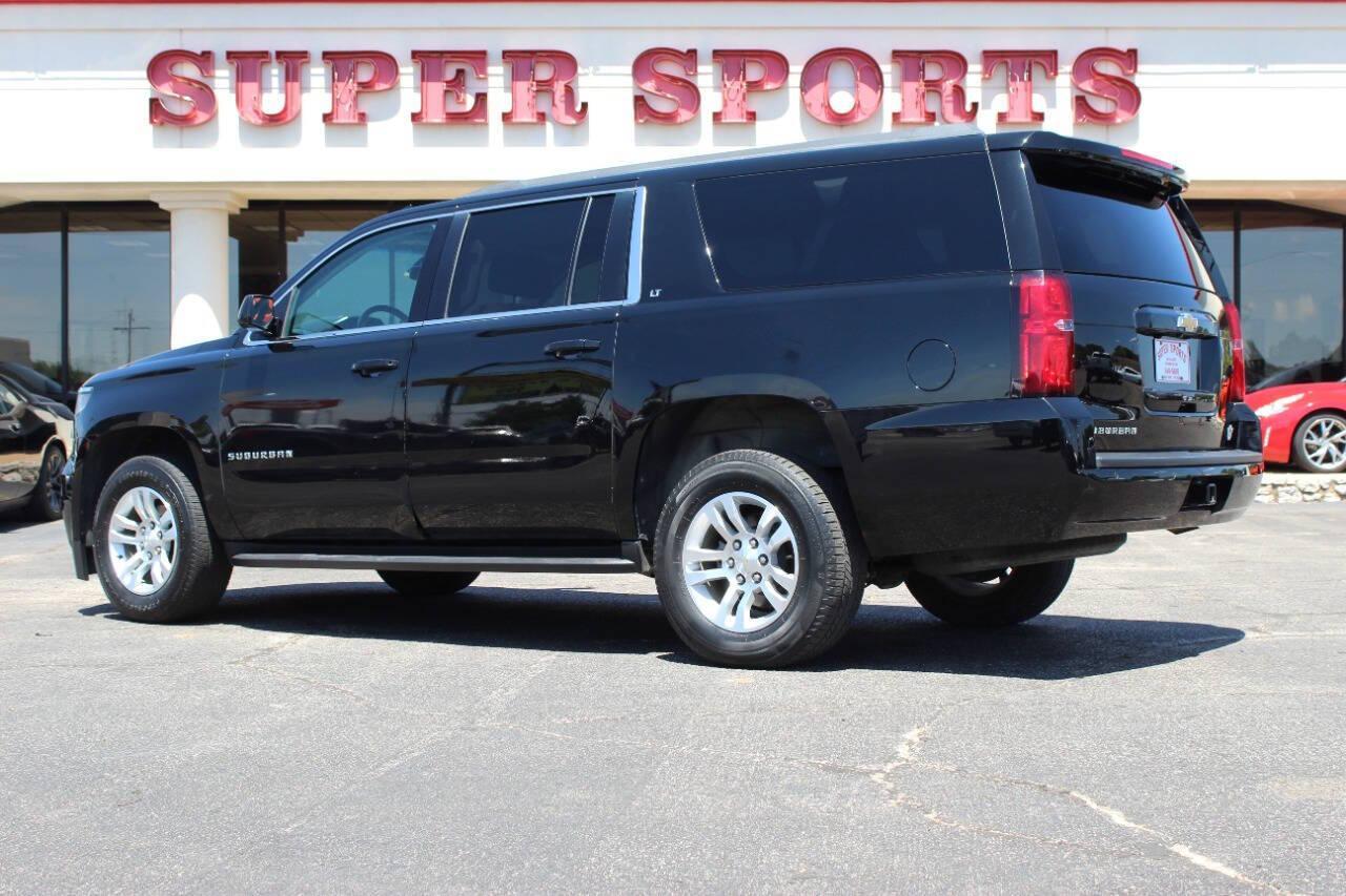 2018 Black Chevrolet Suburban LT 4WD (1GNSKHKC5JR) with an 5.3L V8 OHV 16V engine, 6A transmission, located at 4301 NW 39th , Oklahoma City, OK, 73112, (405) 949-5600, 35.512135, -97.598671 - NO DRIVERS LICENCE -NO FULL COVERAGE INSURANCE - NO CREDIT CHECK. COME ON OVER TO SUPERSPORTS, TAKE A LOOK AND TEST DRIVE. PLEASE GIVE US A CALL AT (405) 949-5600. NO LICENCIA DE CONDUCIR - NO SEGURO DE COBERTURA TOTAL - NO VERIFICACION DE CREDITO. VISITENOS EN SUPERSPORTS, MIRE NUESTRO - Photo#4