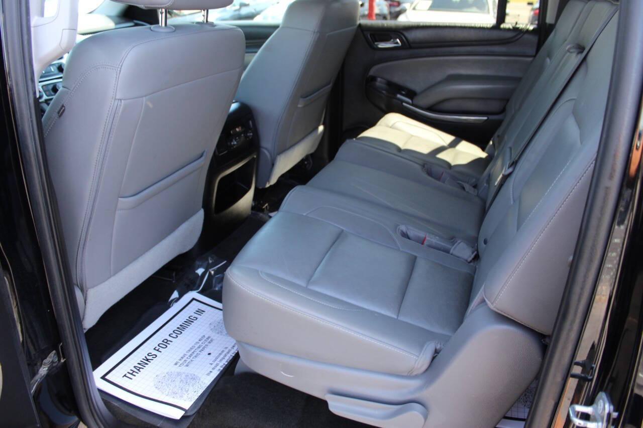 2018 Black Chevrolet Suburban LT 4WD (1GNSKHKC5JR) with an 5.3L V8 OHV 16V engine, 6A transmission, located at 4301 NW 39th , Oklahoma City, OK, 73112, (405) 949-5600, 35.512135, -97.598671 - NO DRIVERS LICENCE -NO FULL COVERAGE INSURANCE - NO CREDIT CHECK. COME ON OVER TO SUPERSPORTS, TAKE A LOOK AND TEST DRIVE. PLEASE GIVE US A CALL AT (405) 949-5600. NO LICENCIA DE CONDUCIR - NO SEGURO DE COBERTURA TOTAL - NO VERIFICACION DE CREDITO. VISITENOS EN SUPERSPORTS, MIRE NUESTRO - Photo#16