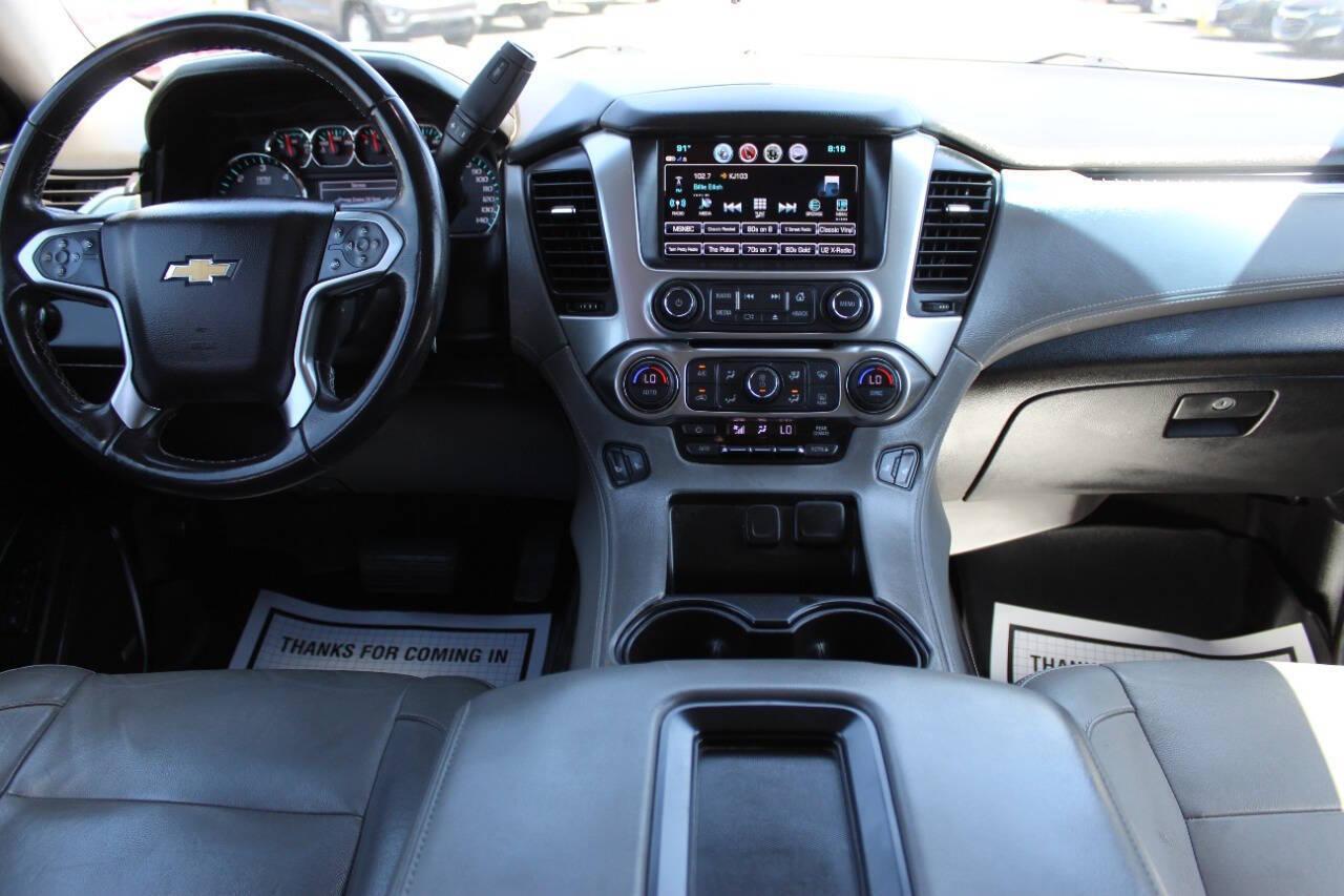 2018 Black Chevrolet Suburban LT 4WD (1GNSKHKC5JR) with an 5.3L V8 OHV 16V engine, 6A transmission, located at 4301 NW 39th , Oklahoma City, OK, 73112, (405) 949-5600, 35.512135, -97.598671 - NO DRIVERS LICENCE -NO FULL COVERAGE INSURANCE - NO CREDIT CHECK. COME ON OVER TO SUPERSPORTS, TAKE A LOOK AND TEST DRIVE. PLEASE GIVE US A CALL AT (405) 949-5600. NO LICENCIA DE CONDUCIR - NO SEGURO DE COBERTURA TOTAL - NO VERIFICACION DE CREDITO. VISITENOS EN SUPERSPORTS, MIRE NUESTRO - Photo#20