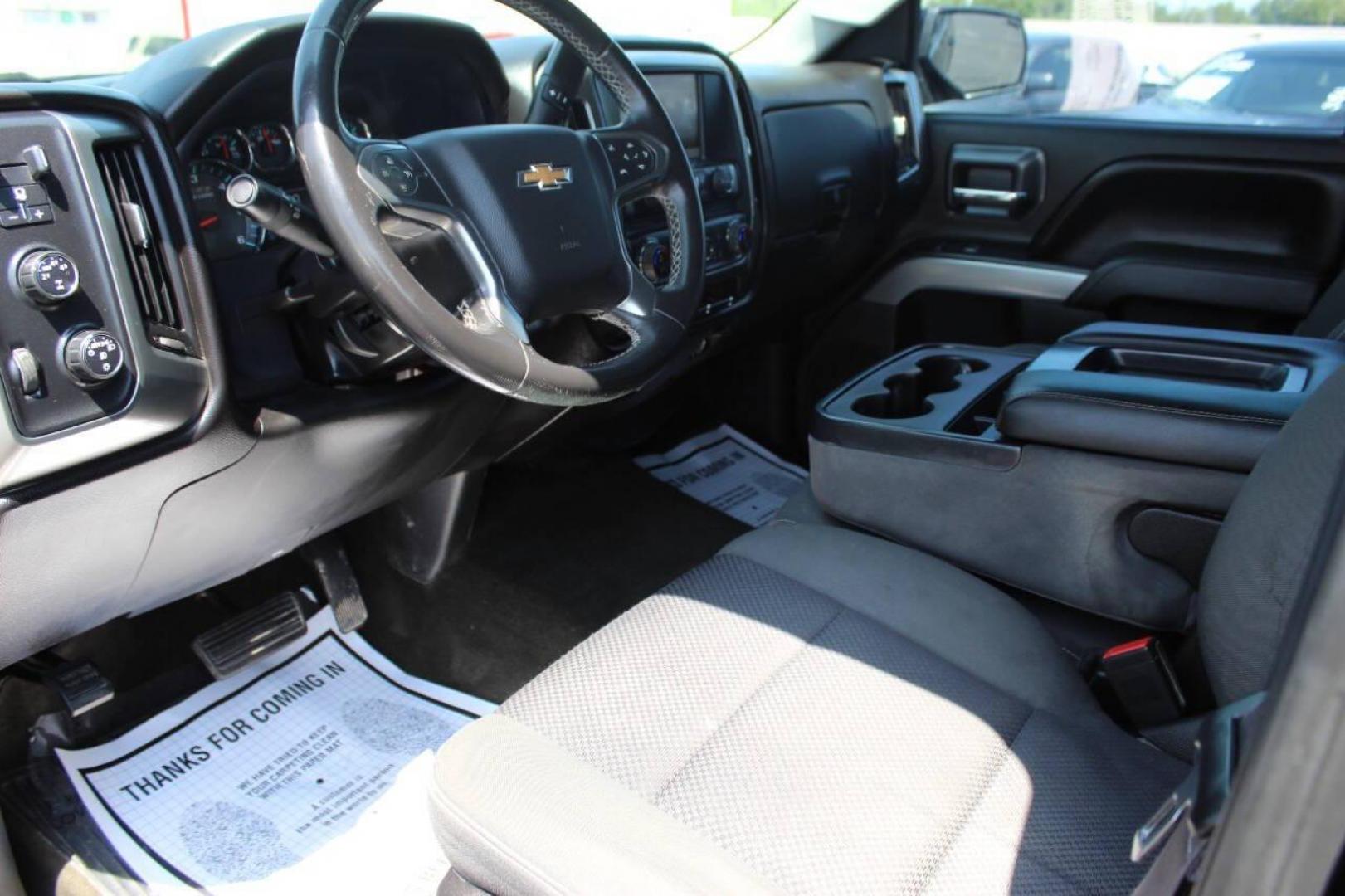 2016 Black Chevrolet Silverado 1500 LT Crew Cab 4WD (3GCUKREC8GG) with an 5.3L V8 OHV 16V engine, 6A transmission, located at 4301 NW 39th , Oklahoma City, OK, 73112, (405) 949-5600, 35.512135, -97.598671 - NO DRIVERS LICENCE -NO FULL COVERAGE INSURANCE - NO CREDIT CHECK. COME ON OVER TO SUPERSPORTS, TAKE A LOOK AND TEST DRIVE. PLEASE GIVE US A CALL AT (405) 949-5600. NO LICENCIA DE CONDUCIR - NO SEGURO DE COBERTURA TOTAL - NO VERIFICACION DE CREDITO. VISITENOS EN SUPERSPORTS, MIRE NUEST - Photo#14