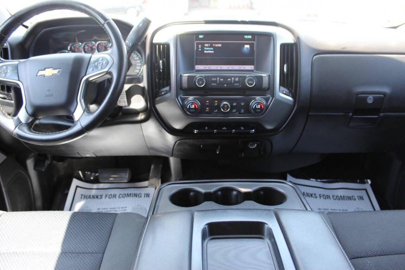 2016 Black Chevrolet Silverado 1500 LT Crew Cab 4WD (3GCUKREC8GG) with an 5.3L V8 OHV 16V engine, 6A transmission, located at 4301 NW 39th , Oklahoma City, OK, 73112, (405) 949-5600, 35.512135, -97.598671 - NO DRIVERS LICENCE -NO FULL COVERAGE INSURANCE - NO CREDIT CHECK. COME ON OVER TO SUPERSPORTS, TAKE A LOOK AND TEST DRIVE. PLEASE GIVE US A CALL AT (405) 949-5600. NO LICENCIA DE CONDUCIR - NO SEGURO DE COBERTURA TOTAL - NO VERIFICACION DE CREDITO. VISITENOS EN SUPERSPORTS, MIRE NUEST - Photo#16