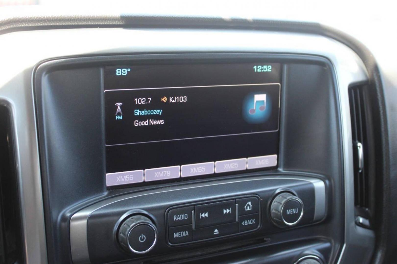 2016 Black Chevrolet Silverado 1500 LT Crew Cab 4WD (3GCUKREC8GG) with an 5.3L V8 OHV 16V engine, 6A transmission, located at 4301 NW 39th , Oklahoma City, OK, 73112, (405) 949-5600, 35.512135, -97.598671 - NO DRIVERS LICENCE -NO FULL COVERAGE INSURANCE - NO CREDIT CHECK. COME ON OVER TO SUPERSPORTS, TAKE A LOOK AND TEST DRIVE. PLEASE GIVE US A CALL AT (405) 949-5600. NO LICENCIA DE CONDUCIR - NO SEGURO DE COBERTURA TOTAL - NO VERIFICACION DE CREDITO. VISITENOS EN SUPERSPORTS, MIRE NUEST - Photo#17