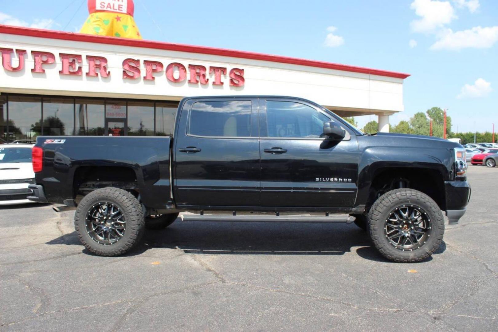 2016 Black Chevrolet Silverado 1500 LT Crew Cab 4WD (3GCUKREC8GG) with an 5.3L V8 OHV 16V engine, 6A transmission, located at 4301 NW 39th , Oklahoma City, OK, 73112, (405) 949-5600, 35.512135, -97.598671 - Photo#3