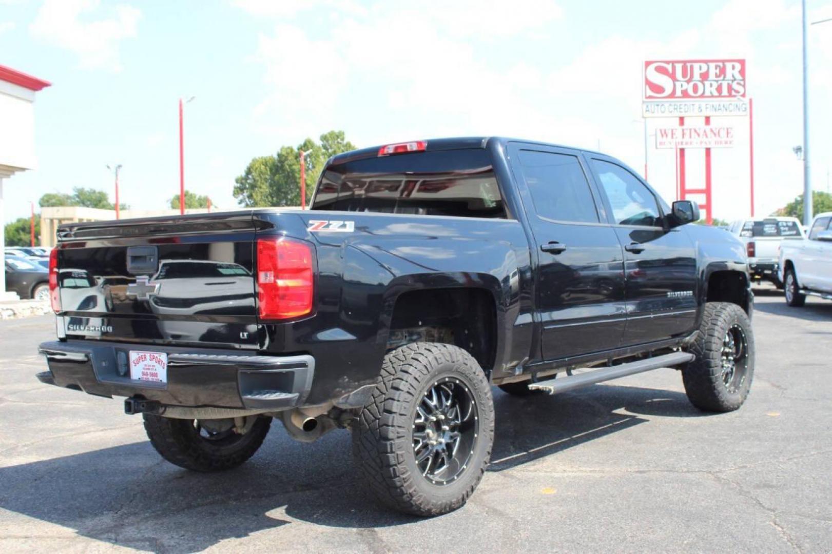 2016 Black Chevrolet Silverado 1500 LT Crew Cab 4WD (3GCUKREC8GG) with an 5.3L V8 OHV 16V engine, 6A transmission, located at 4301 NW 39th , Oklahoma City, OK, 73112, (405) 949-5600, 35.512135, -97.598671 - Photo#4