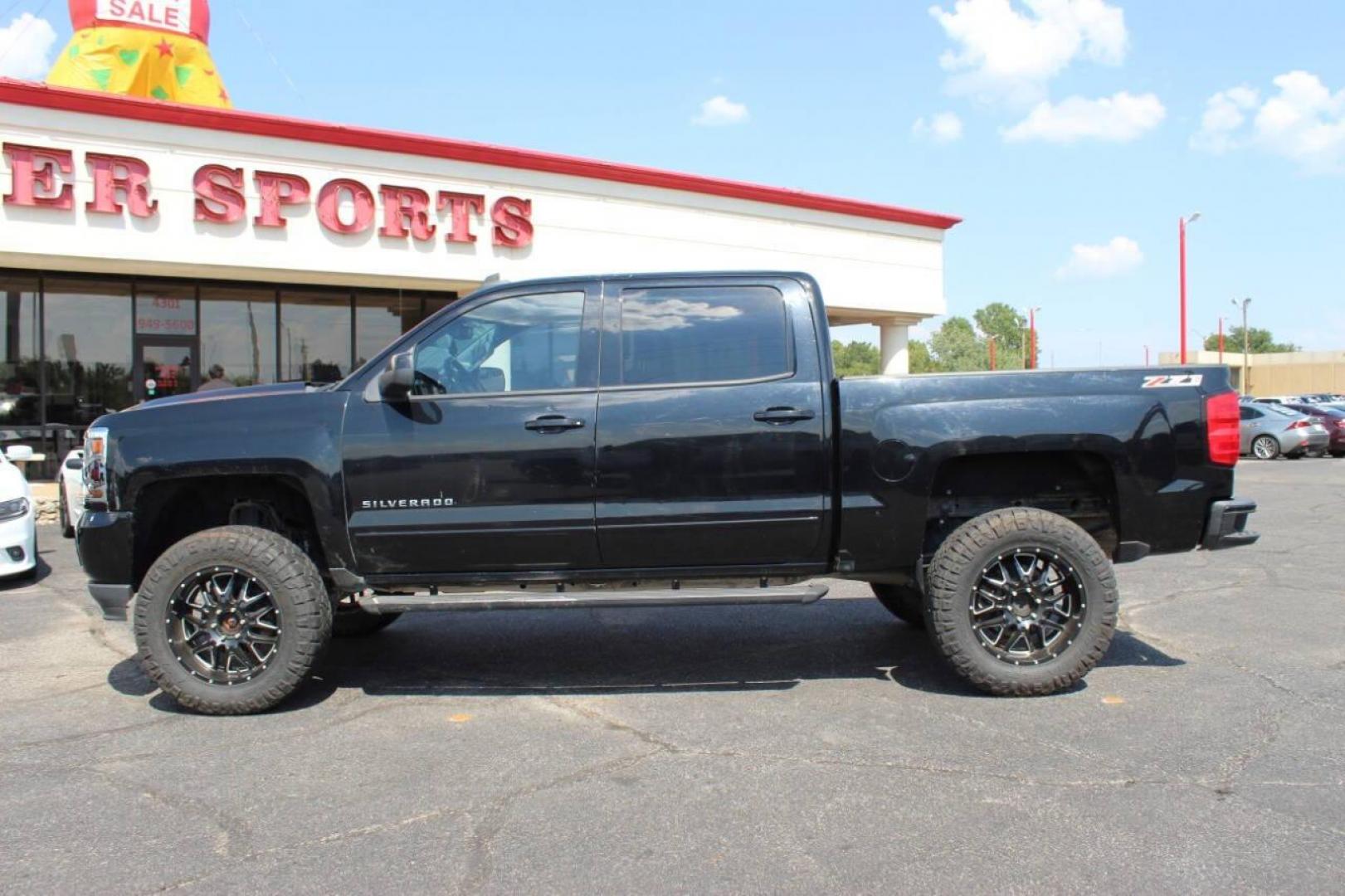 2016 Black Chevrolet Silverado 1500 LT Crew Cab 4WD (3GCUKREC8GG) with an 5.3L V8 OHV 16V engine, 6A transmission, located at 4301 NW 39th , Oklahoma City, OK, 73112, (405) 949-5600, 35.512135, -97.598671 - Photo#6
