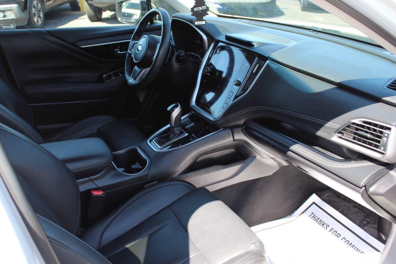 2020 White Subaru Outback Limited XT (4S4BTGND4L3) with an 2.4L H4 Turbocharger 2.4L H4 engine, CVT 8-Speed transmission, located at 4301 NW 39th , Oklahoma City, OK, 73112, (405) 949-5600, 35.512135, -97.598671 - NO DRIVERS LICENCE -NO FULL COVERAGE INSURANCE - NO CREDIT CHECK. COME ON OVER TO SUPERSPORTS, TAKE A LOOK AND TEST DRIVE. PLEASE GIVE US A CALL AT (405) 949-5600. NO LICENCIA DE CONDUCIR - NO SEGURO DE COBERTURA TOTAL - NO VERIFICACION DE CREDITO. VISITENOS EN SUPERSPORTS, MIRE NUESTRO - Photo#8