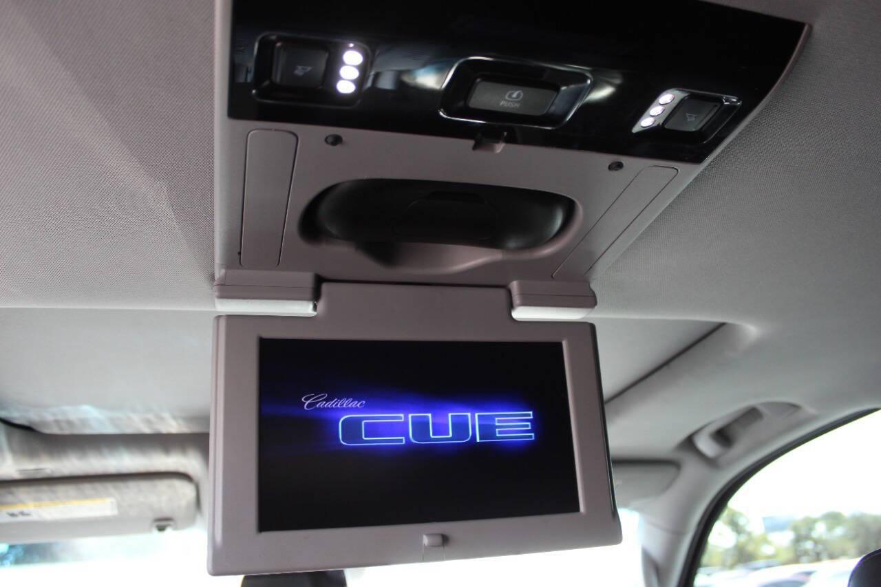 2017 Silver Cadillac Escalade Luxury 4WD (1GYS4BKJ4HR) with an 6.2L V8 6.2L V8 engine, Automatic 8-Speed transmission, located at 4301 NW 39th , Oklahoma City, OK, 73112, (405) 949-5600, 35.512135, -97.598671 - NO DRIVERS LICENCE -NO FULL COVERAGE INSURANCE - NO CREDIT CHECK. COME ON OVER TO SUPERSPORTS, TAKE A LOOK AND TEST DRIVE. PLEASE GIVE US A CALL AT (405) 949-5600. NO LICENCIA DE CONDUCIR - NO SEGURO DE COBERTURA TOTAL - NO VERIFICACION DE CREDITO. VISITENOS EN SUPERSPORTS, MIRE NUESTRO - Photo#16