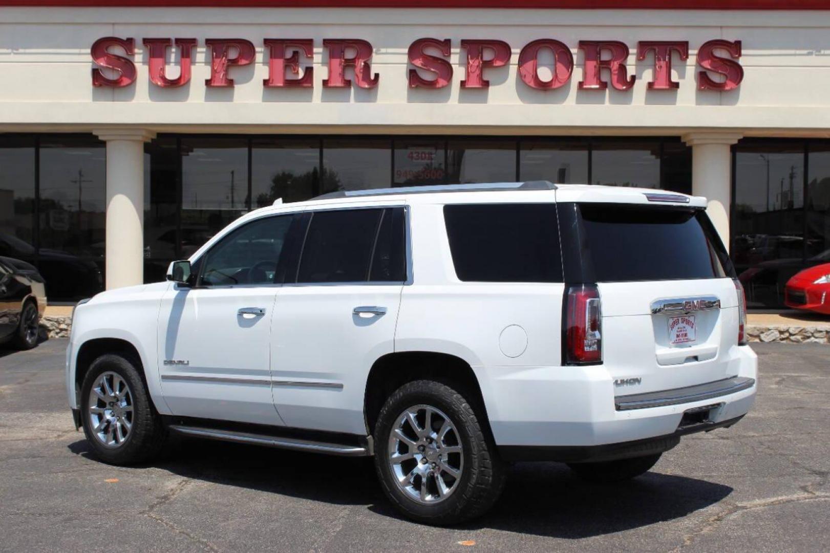 2016 White GMC Yukon Denali 2WD (1GKS1CKJ1GR) with an 6.2L V8 OHV 16V engine, 6A transmission, located at 4301 NW 39th , Oklahoma City, OK, 73112, (405) 949-5600, 35.512135, -97.598671 - NO DRIVERS LICENCE -NO FULL COVERAGE INSURANCE - NO CREDIT CHECK. COME ON OVER TO SUPERSPORTS, TAKE A LOOK AND TEST DRIVE. PLEASE GIVE US A CALL AT (405) 949-5600. NO LICENCIA DE CONDUCIR - NO SEGURO DE COBERTURA TOTAL - NO VERIFICACION DE CREDITO. VISITENOS EN SUPERSPORTS, MIRE NUESTRO - Photo#4