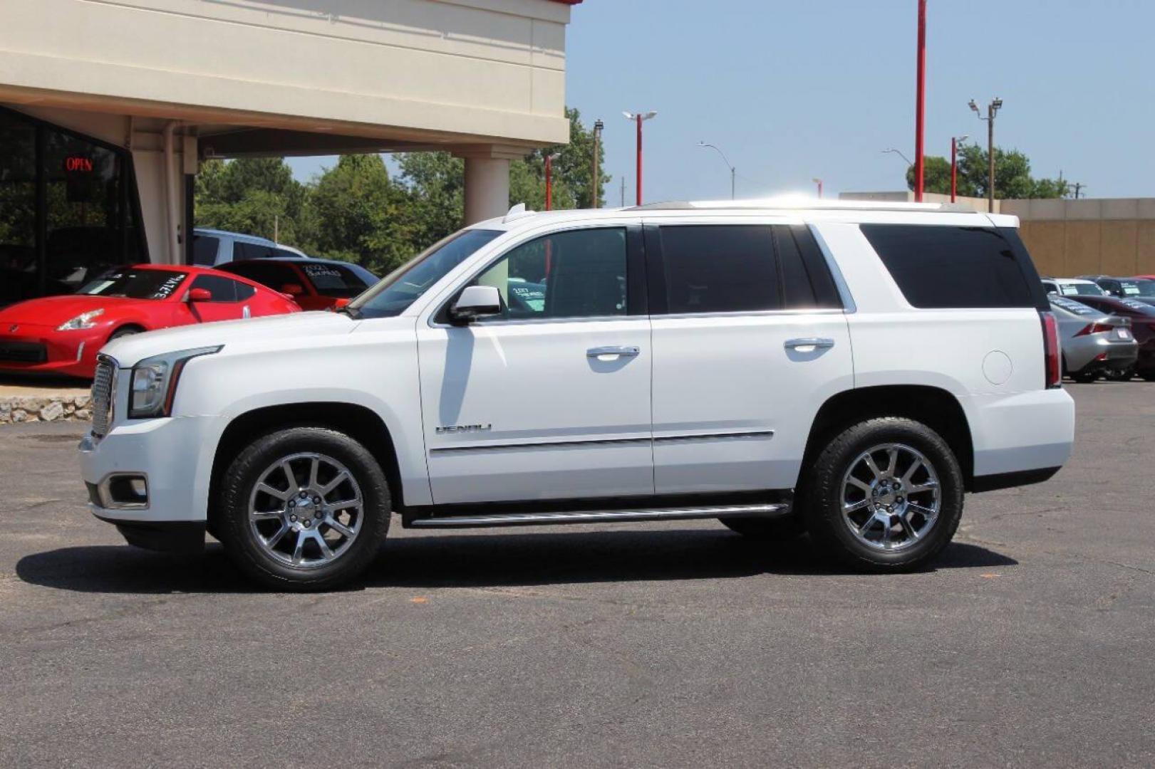 2016 White GMC Yukon Denali 2WD (1GKS1CKJ1GR) with an 6.2L V8 OHV 16V engine, 6A transmission, located at 4301 NW 39th , Oklahoma City, OK, 73112, (405) 949-5600, 35.512135, -97.598671 - NO DRIVERS LICENCE -NO FULL COVERAGE INSURANCE - NO CREDIT CHECK. COME ON OVER TO SUPERSPORTS, TAKE A LOOK AND TEST DRIVE. PLEASE GIVE US A CALL AT (405) 949-5600. NO LICENCIA DE CONDUCIR - NO SEGURO DE COBERTURA TOTAL - NO VERIFICACION DE CREDITO. VISITENOS EN SUPERSPORTS, MIRE NUESTRO - Photo#5